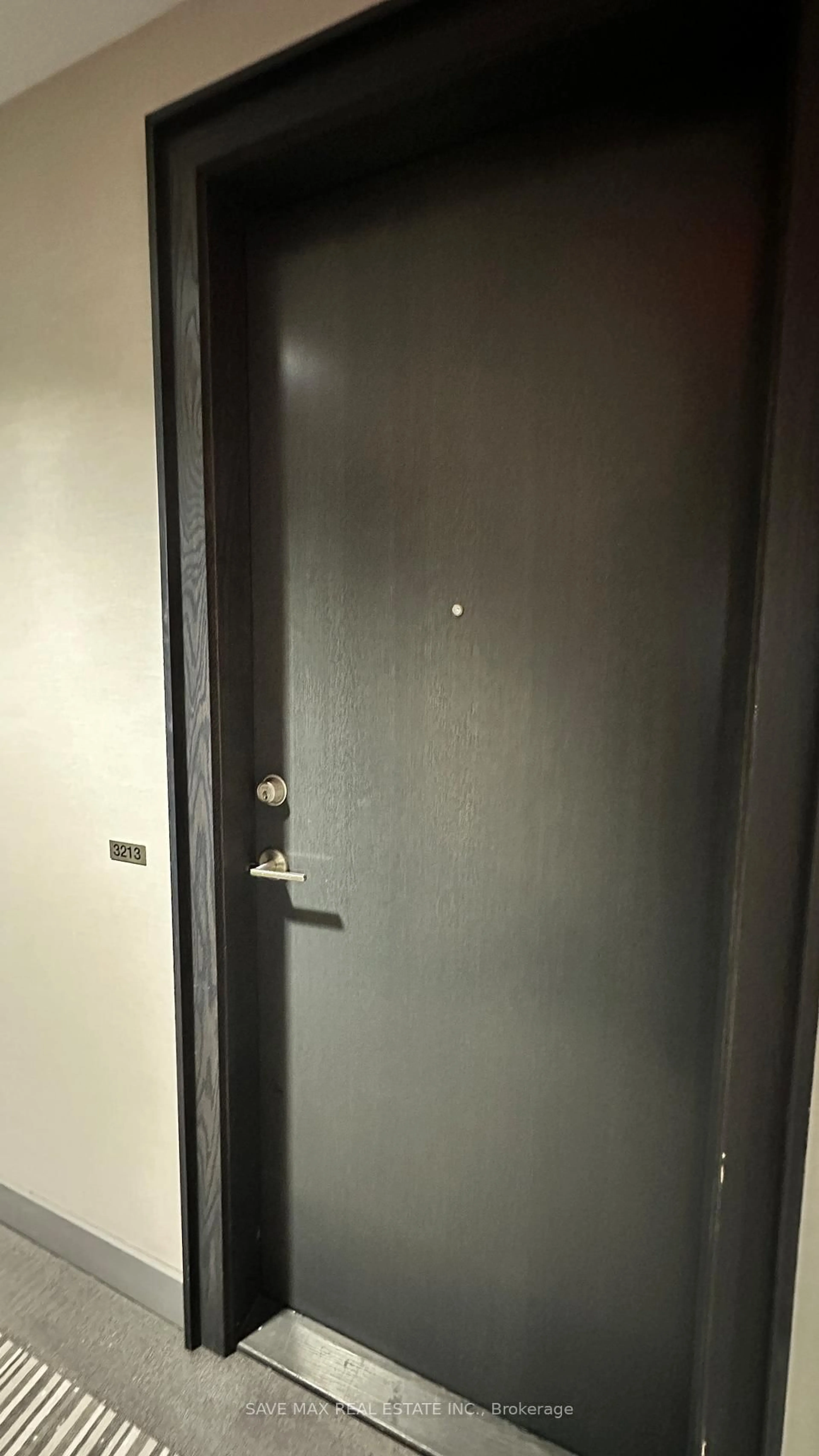 A pic of a room for 105 The Queensway Ave #3213, Toronto Ontario M6S 2A2