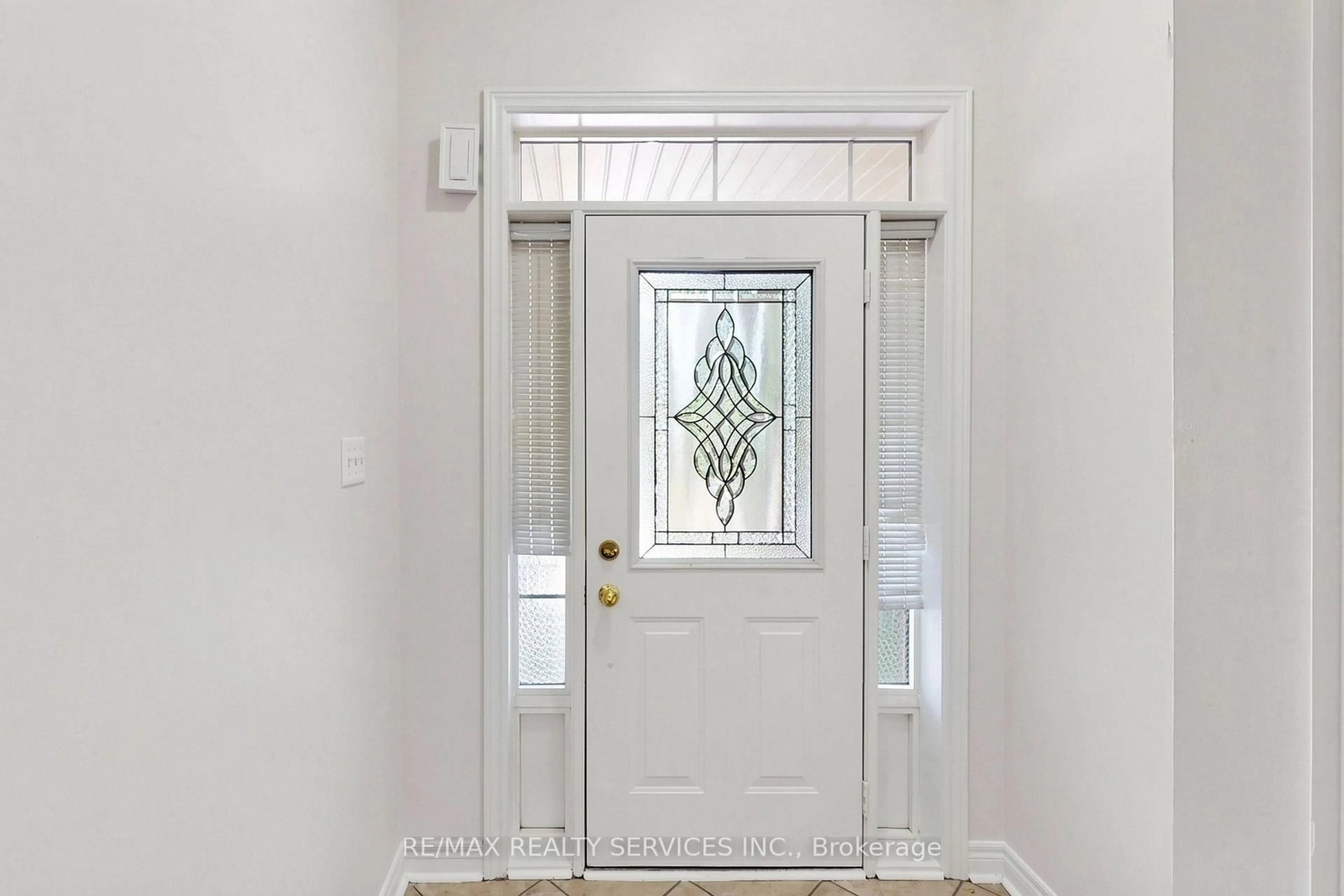Indoor entryway for 50 Rocky Point Cres, Brampton Ontario L6V 4R7