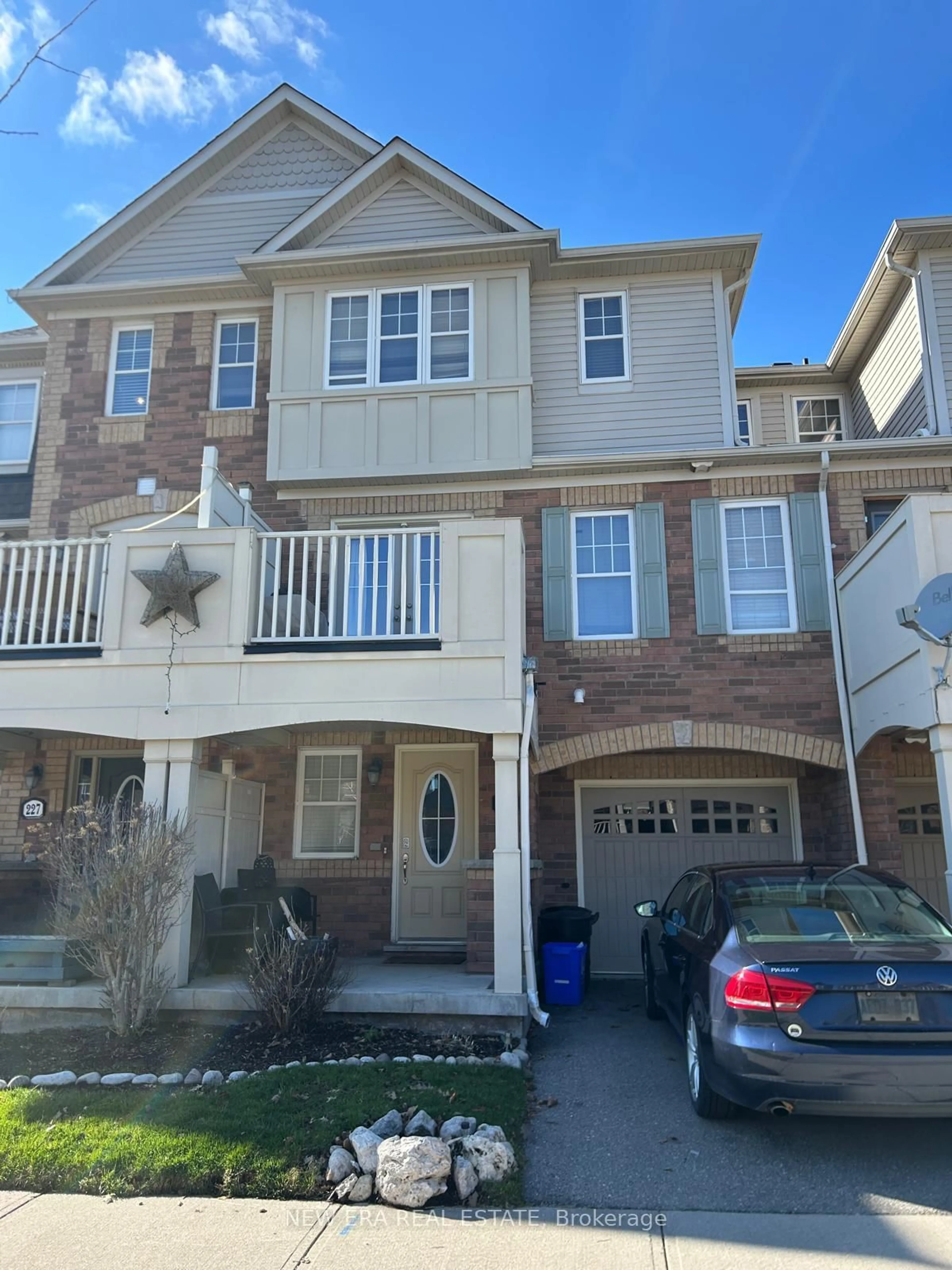 Unknown for 225 Schreyer Cres, Milton Ontario L9T 7B6