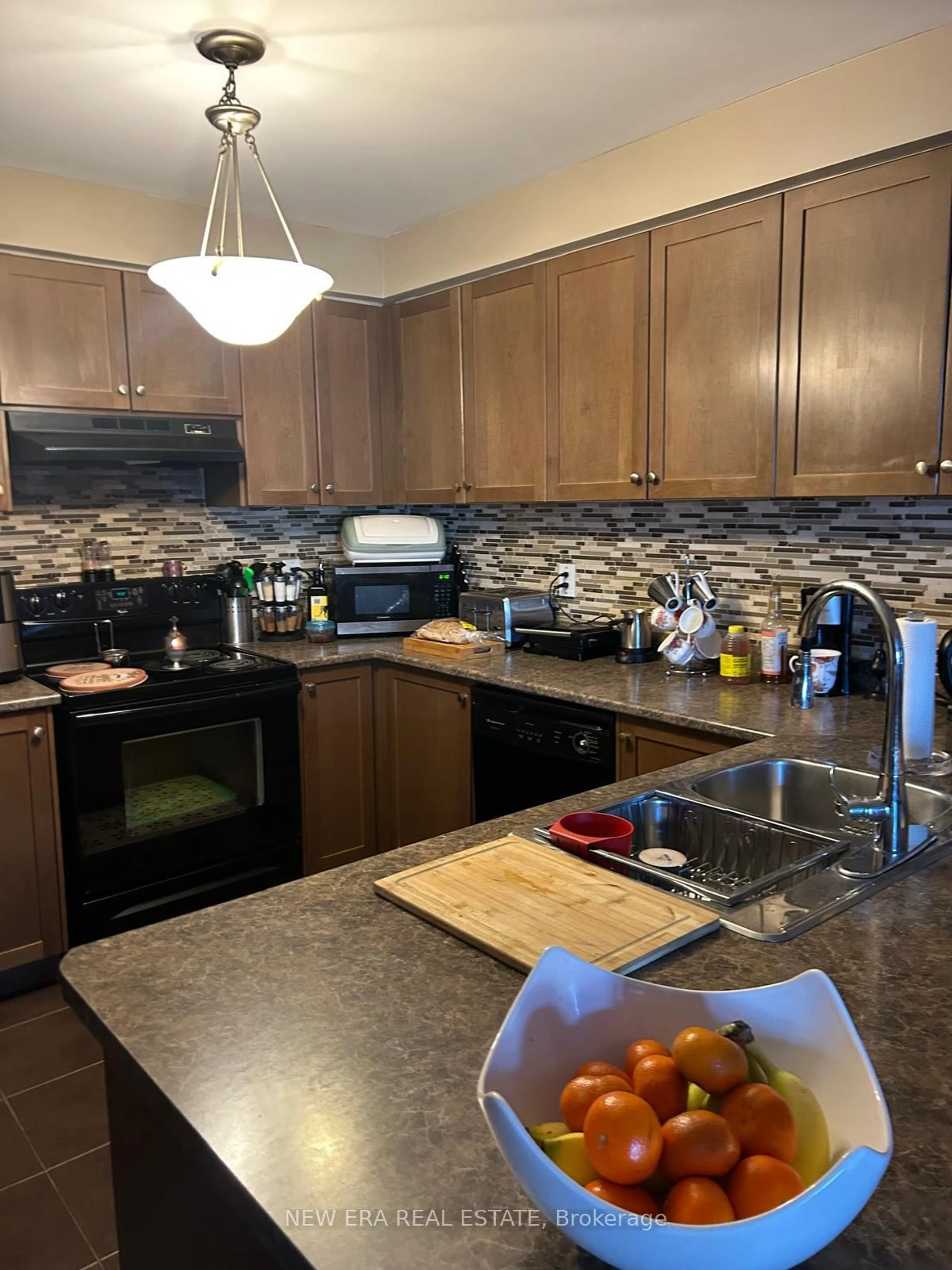 Unknown for 225 Schreyer Cres, Milton Ontario L9T 7B6