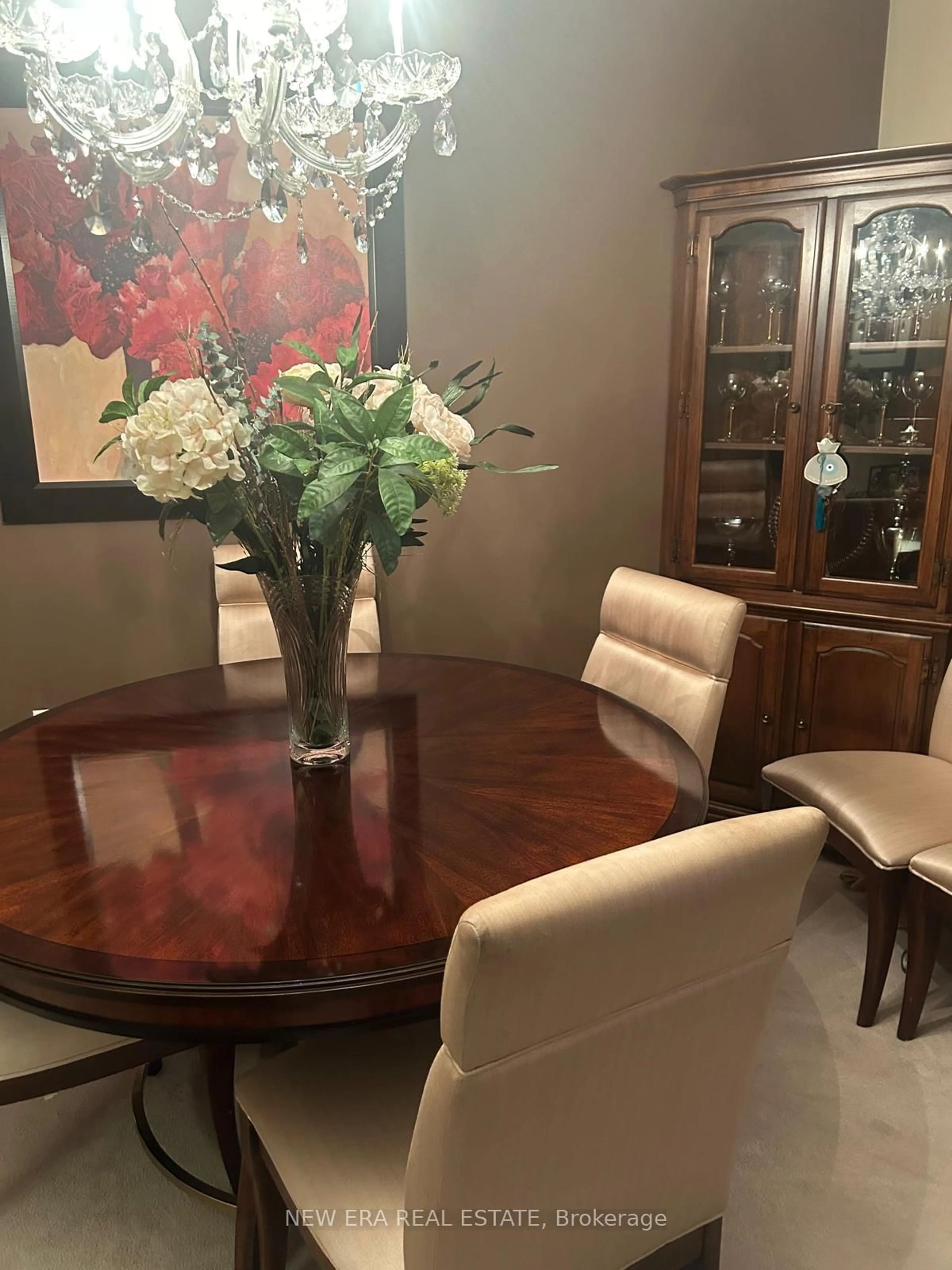 Dining room, wood/laminate floor for 225 Schreyer Cres, Milton Ontario L9T 7B6