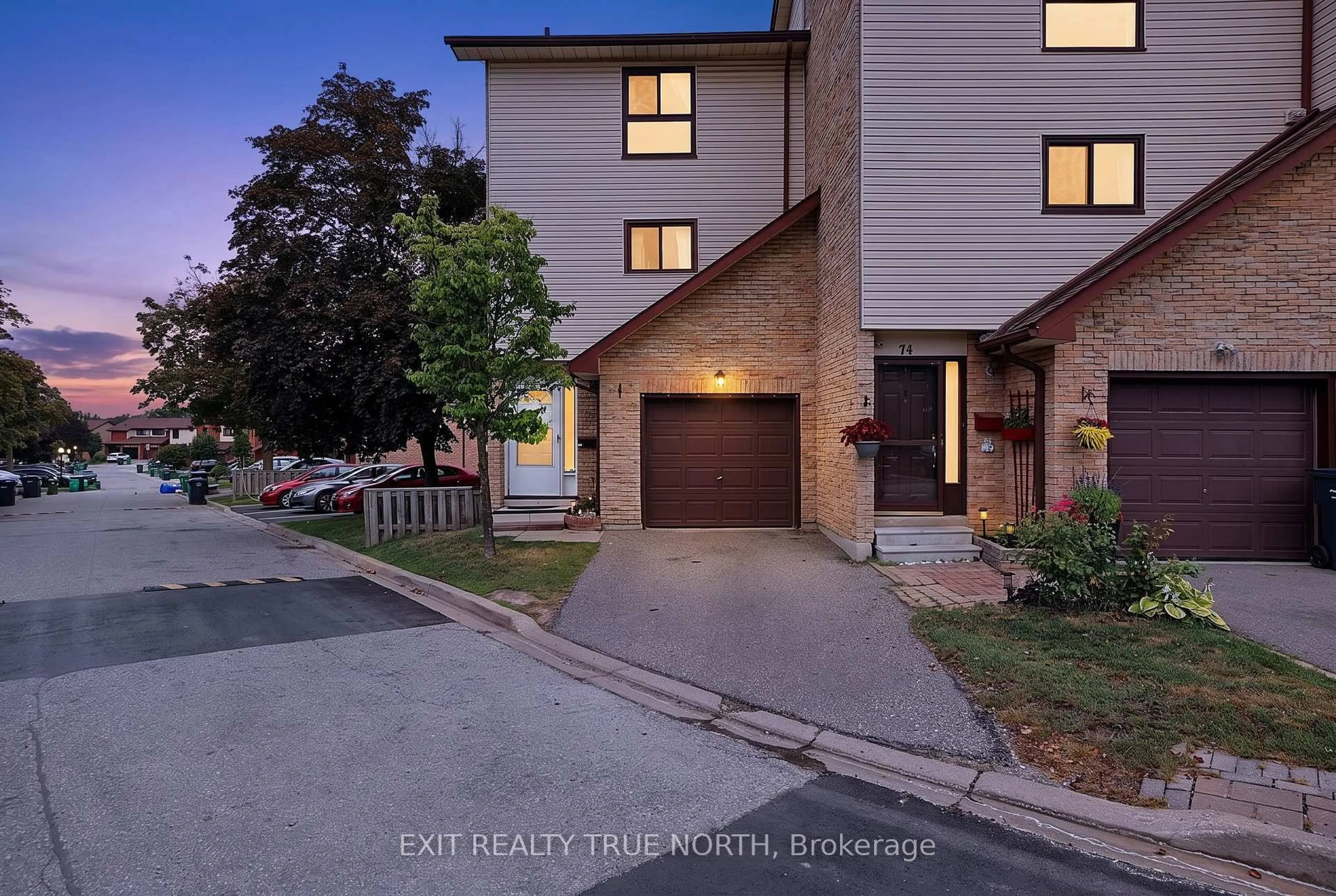 A pic from outside/outdoor area/front of a property/back of a property/a pic from drone, street for 73 Collins Cres, Brampton Ontario L6V 3N1