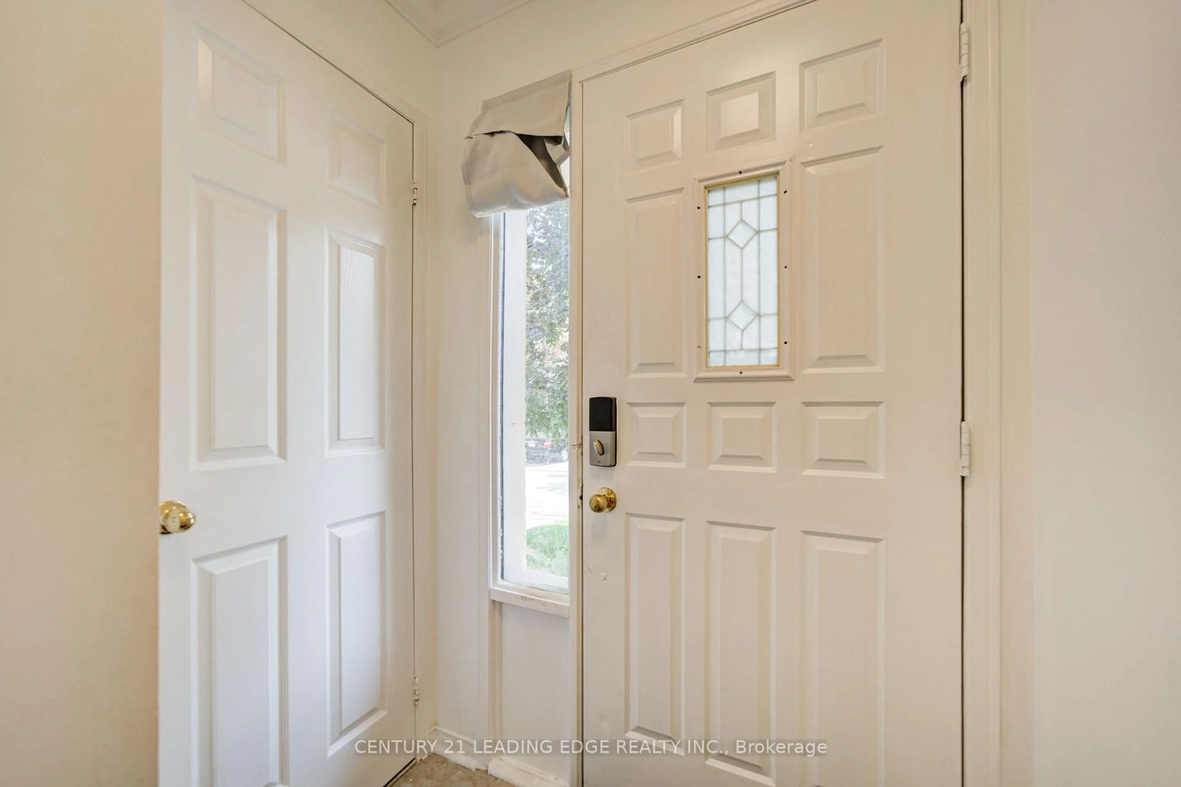 Indoor entryway for 550 Steddick Crt #50, Mississauga Ontario L5R 3S8