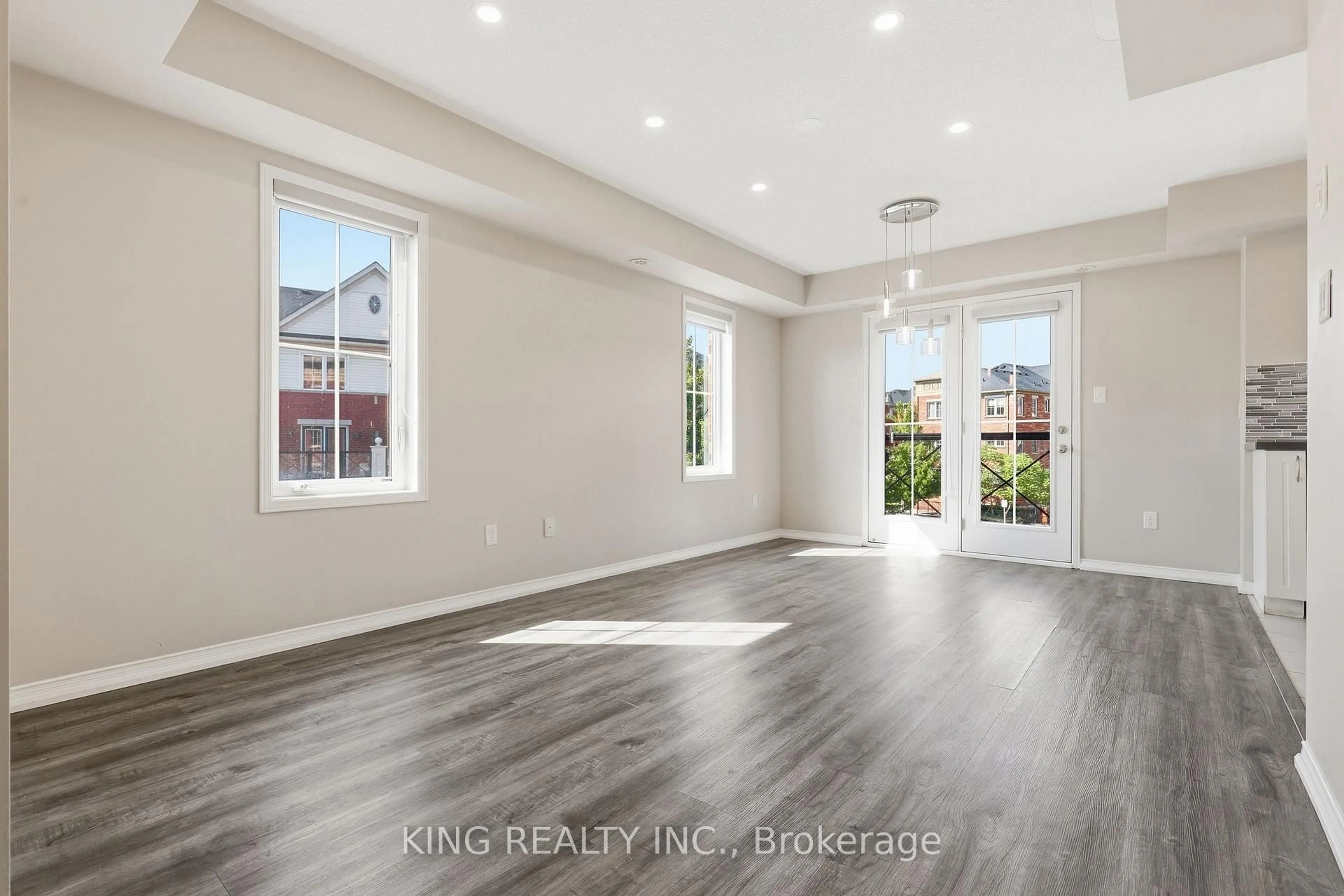A pic of a room for 35 Hays Blvd #8, Oakville Ontario L6H 0J1