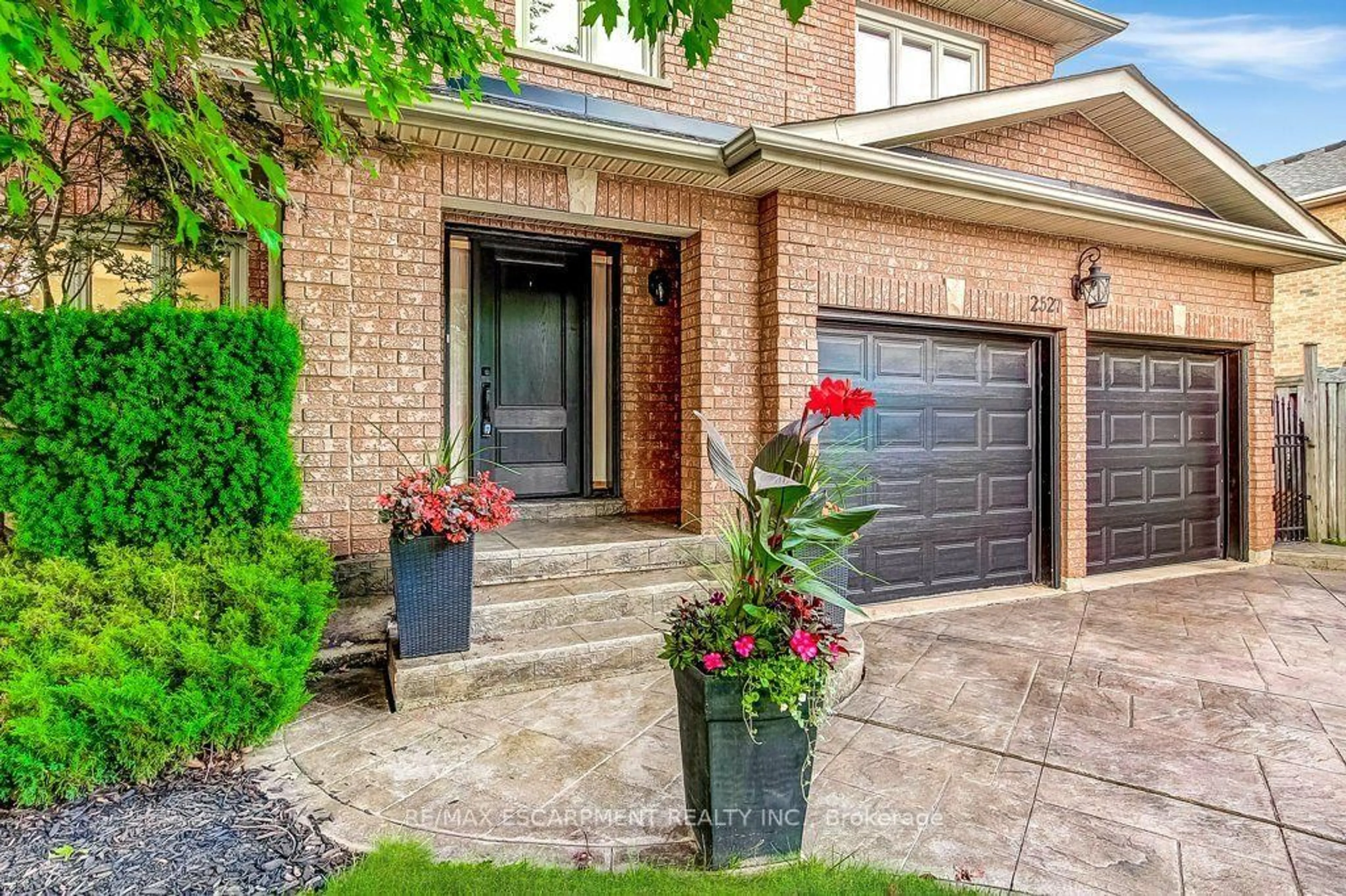 Home with brick exterior material, street for 2527 Andover Rd, Oakville Ontario L6H 6C3