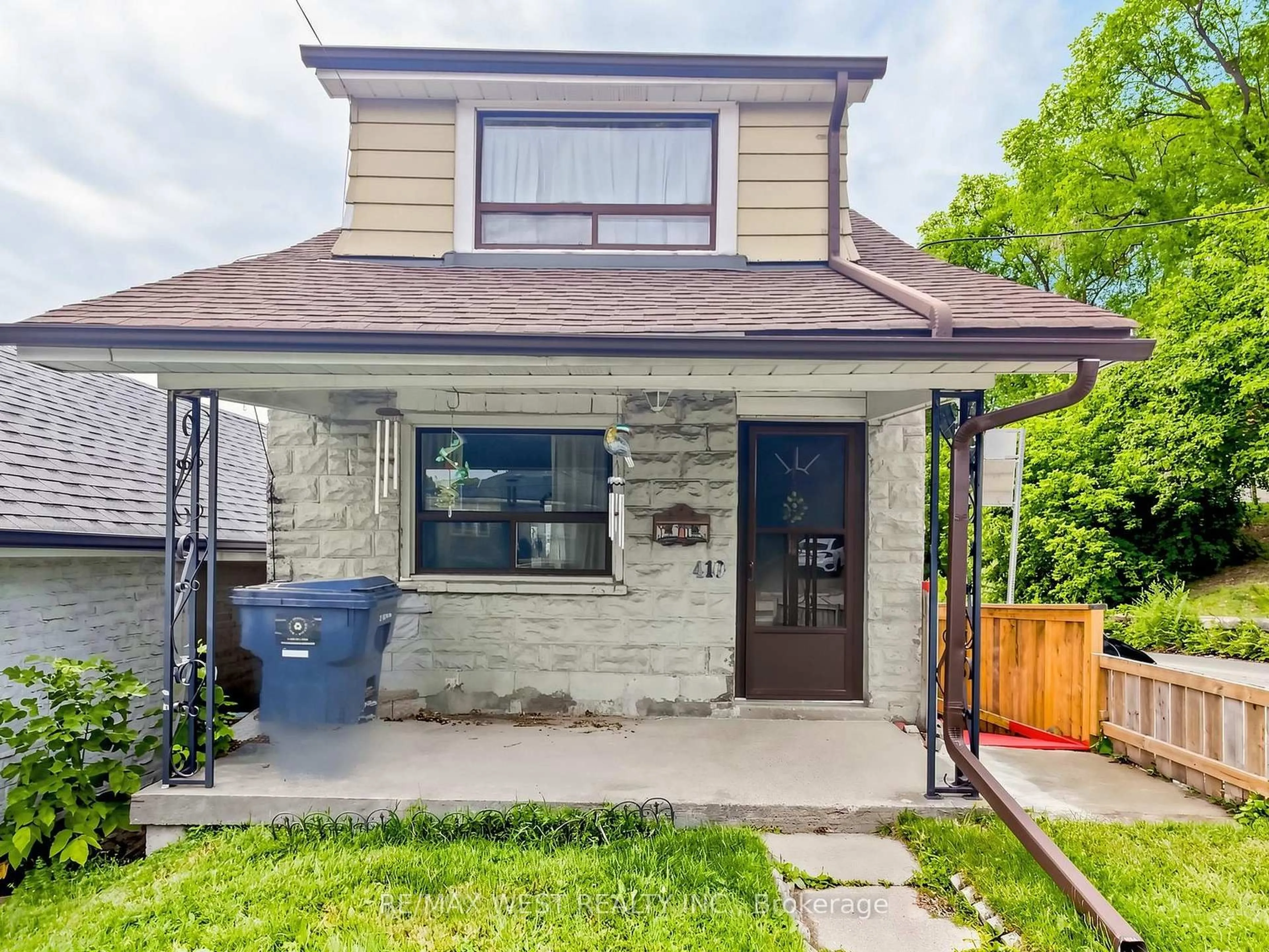 Home with brick exterior material, street for 410 Silverthorn Ave, Toronto Ontario M6M 3H2