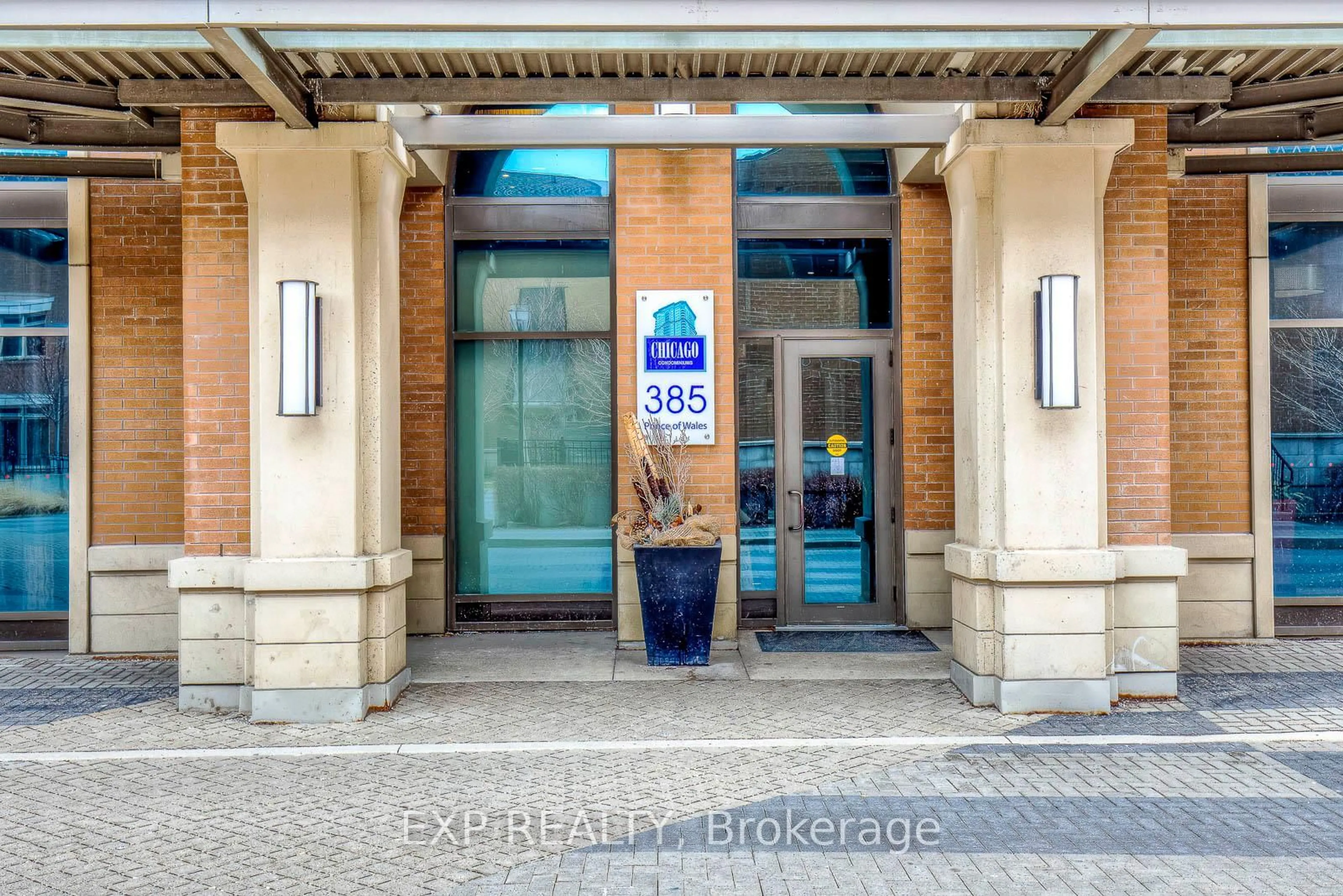 Indoor foyer for 385 Prince Of Wales Dr #1011, Mississauga Ontario L5B 0C6