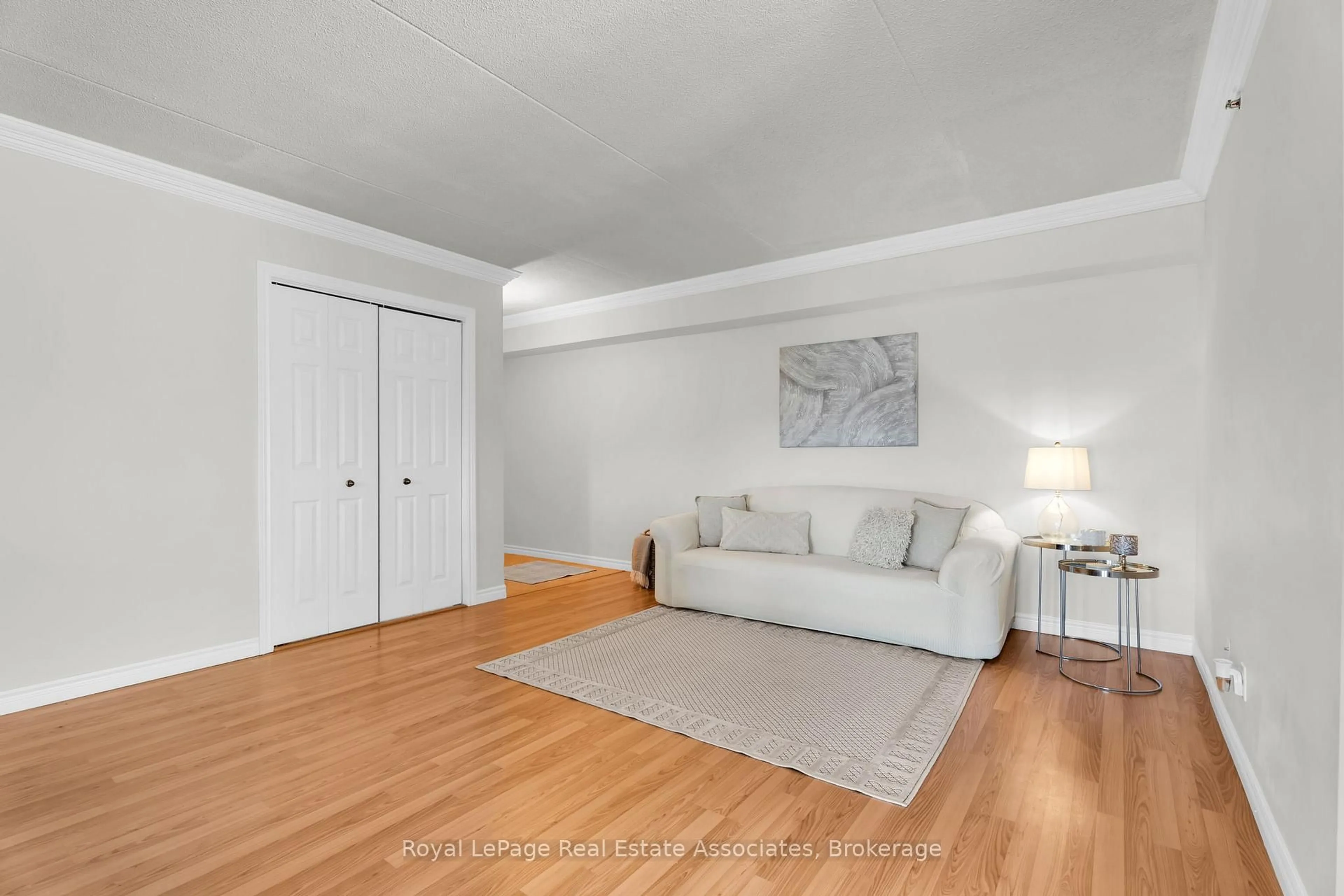 Living room with furniture, unknown for 4003 Kilmer Dr #311, Burlington Ontario L7M 4M1