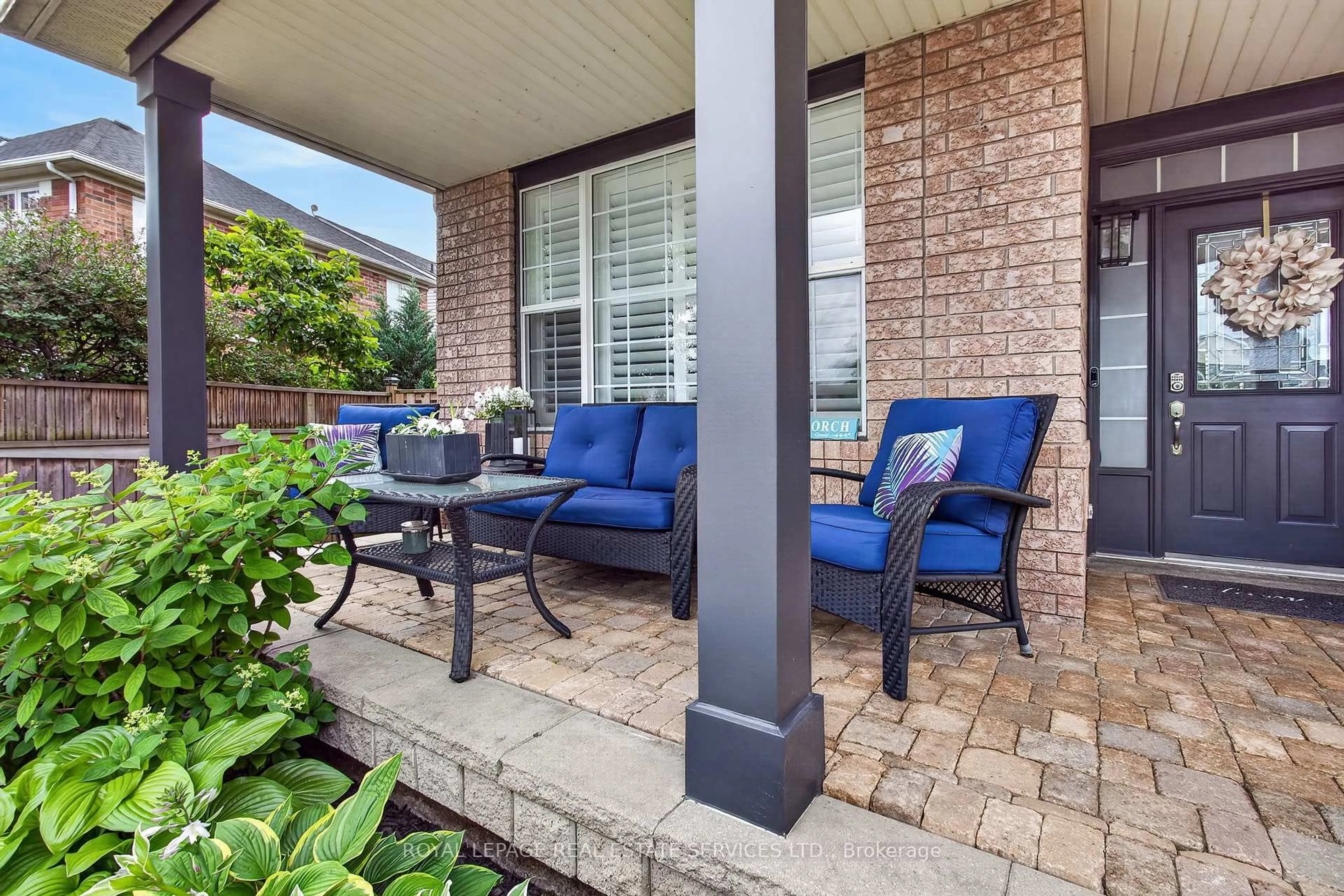 Patio, water/lake/river/ocean view for 852 Trudeau Dr, Milton Ontario L9T 5T7