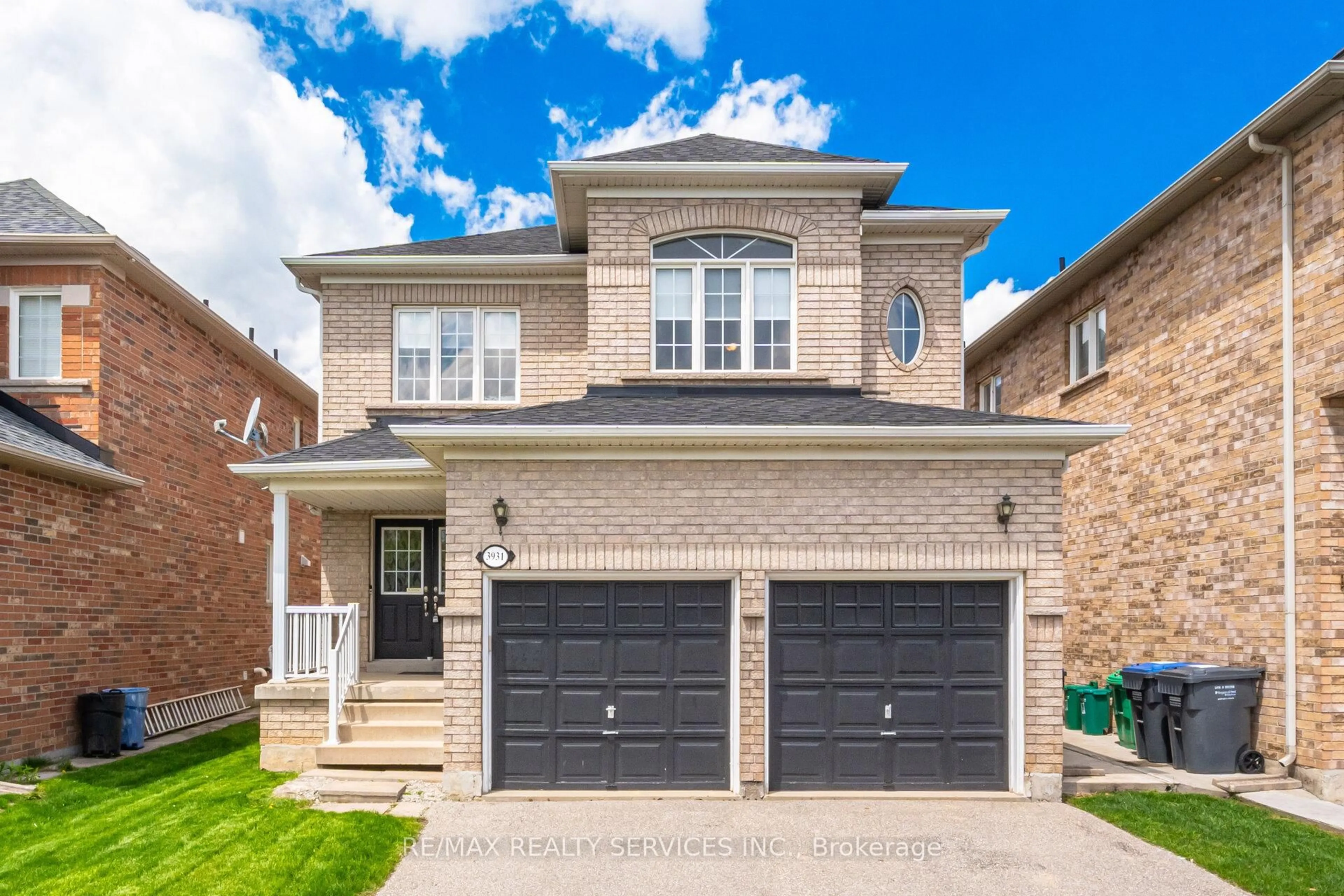 Home with brick exterior material, street for 3931 Passway Rd, Mississauga Ontario L5N 8N4