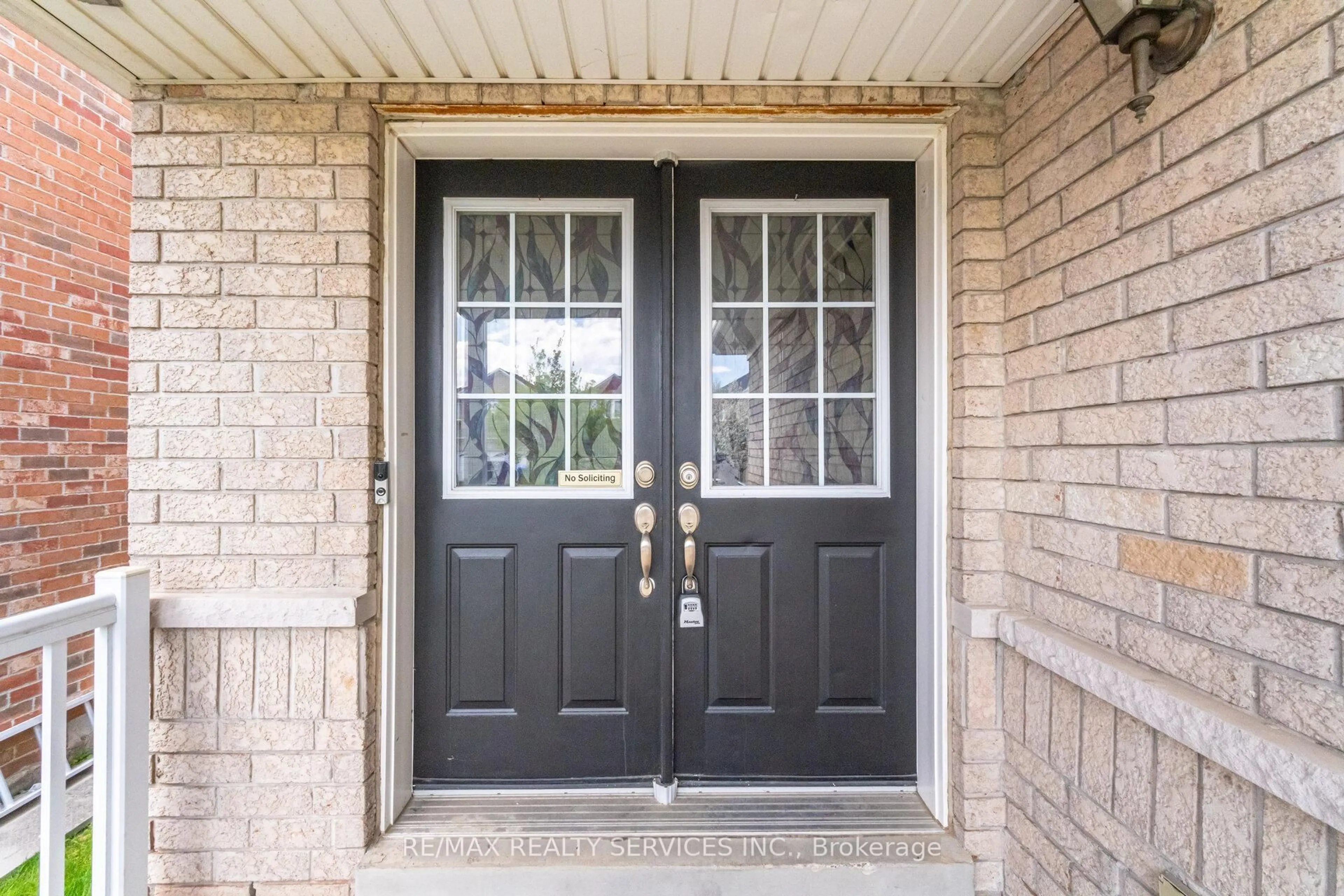 Indoor entryway for 3931 Passway Rd, Mississauga Ontario L5N 8N4