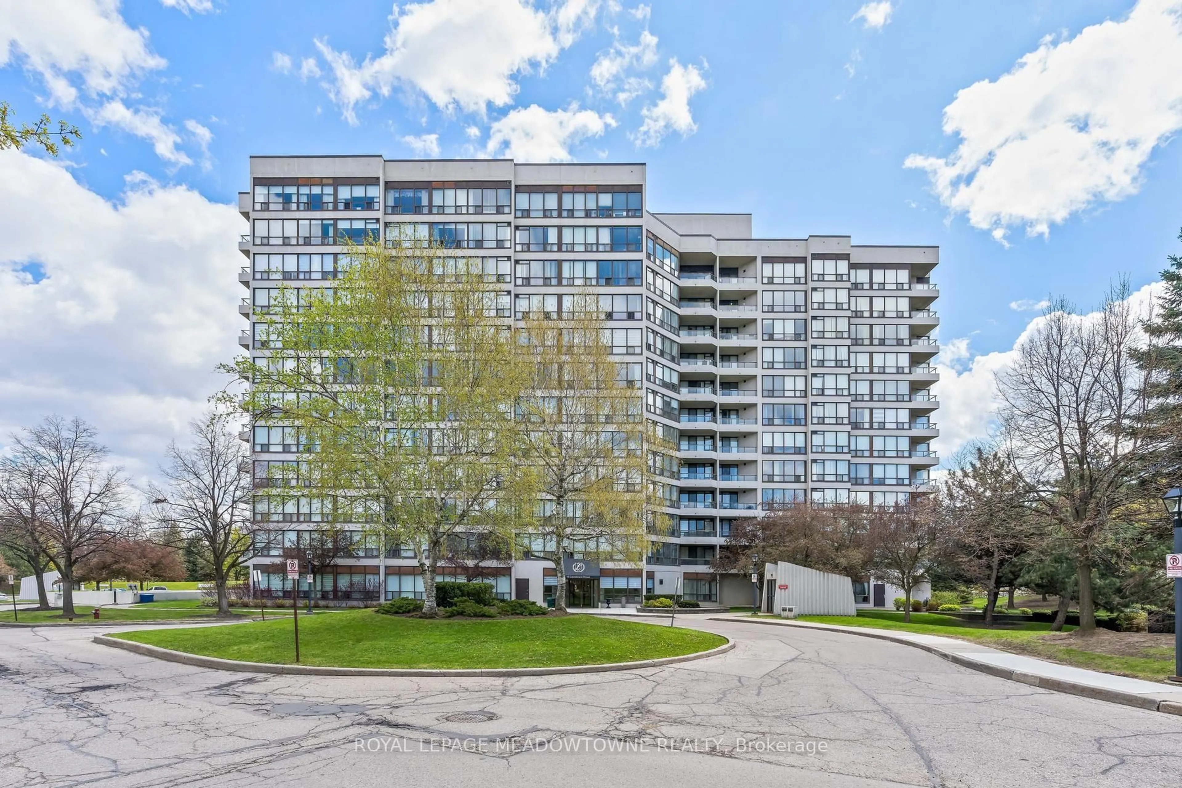 Unknown for 10 Laurelcrest St #104, Brampton Ontario L6S 5Y3