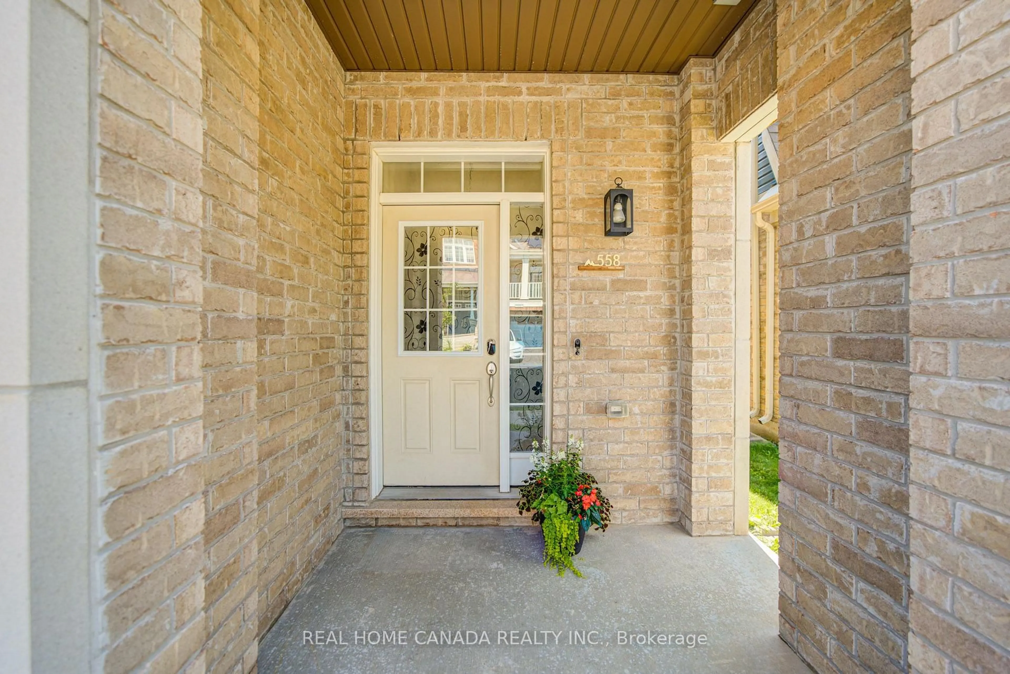 Indoor entryway for 558 Bartleman Terrace, Milton Ontario L9T 6Z4