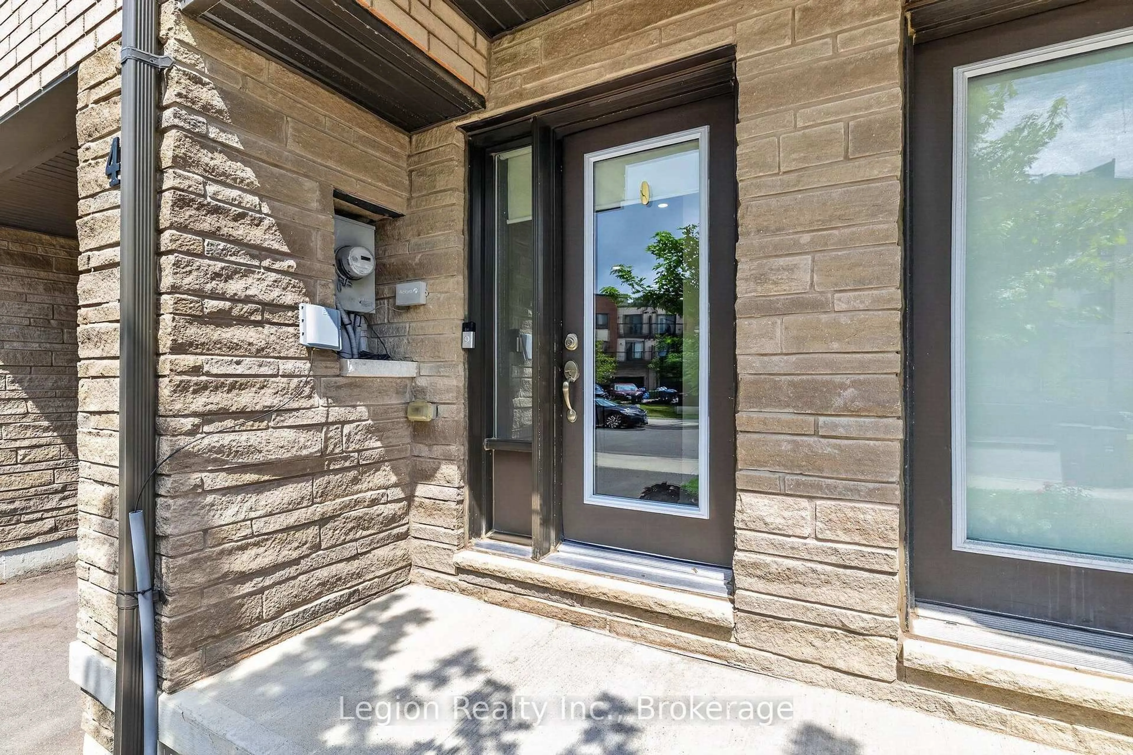 Indoor entryway for 41 Woodstream Dr, Toronto Ontario M9W 0G1