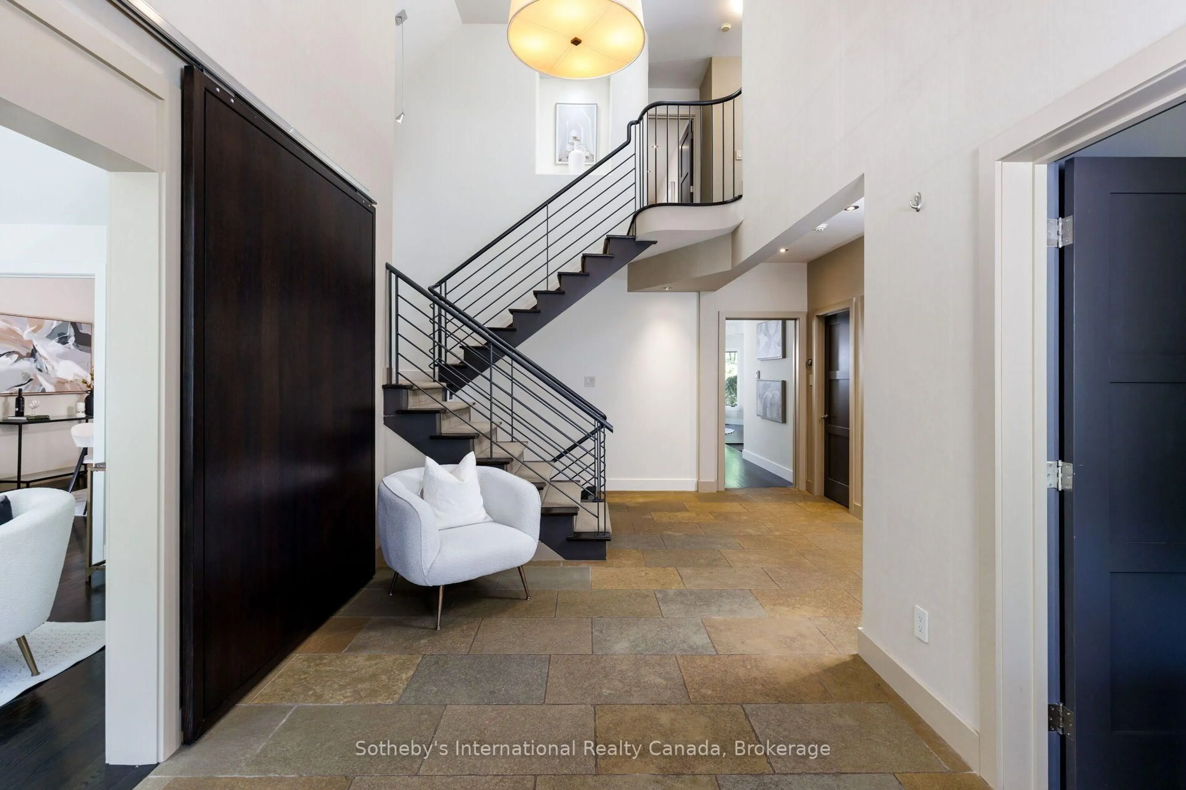 Indoor foyer for 56 Birch Hill Lane, Oakville Ontario L6K 2N9
