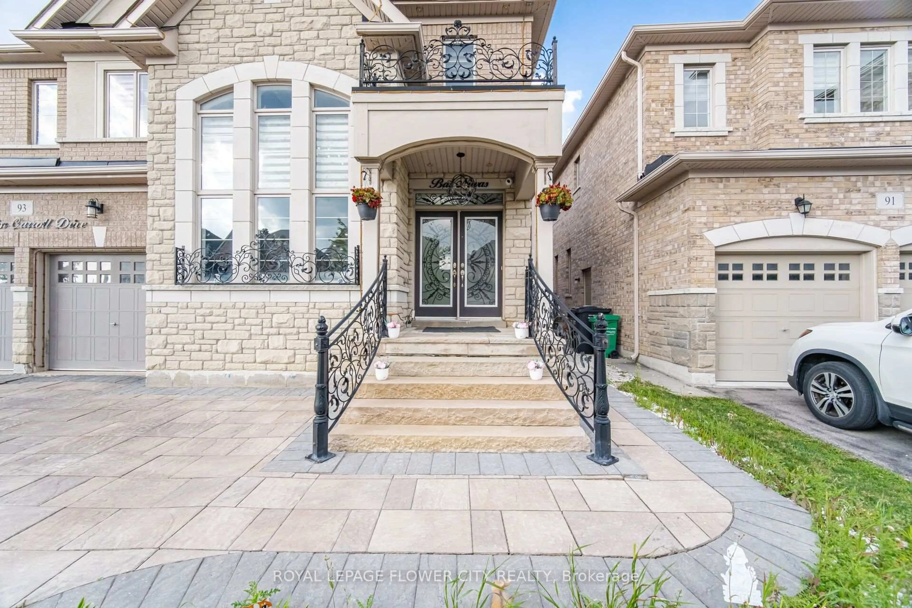 Unknown for 93 John Carroll Dr, Brampton Ontario L6P 0H7