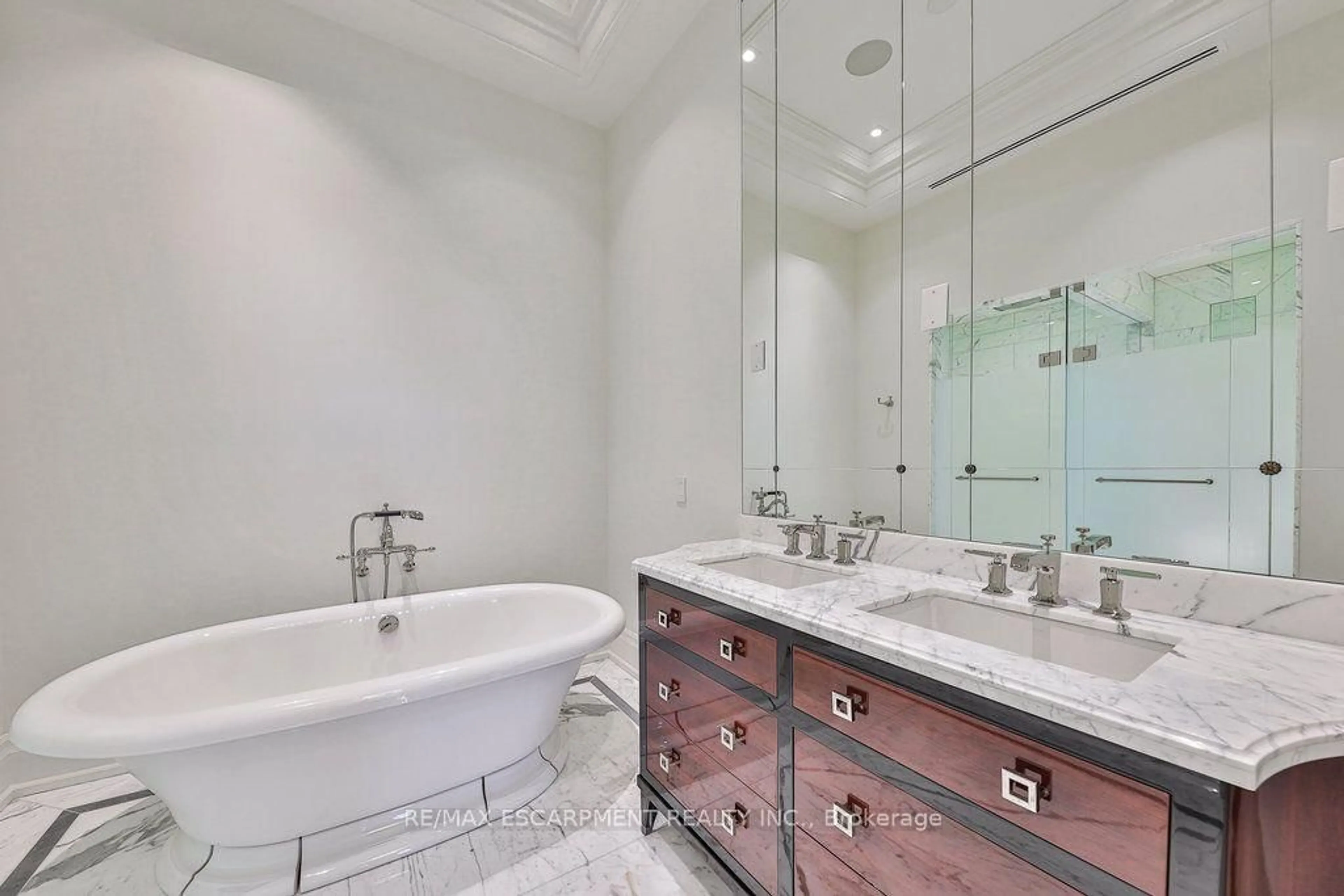 Contemporary bathroom, ceramic/tile floor for 300 Randall Rd #PH5, Oakville Ontario L6J 0G2