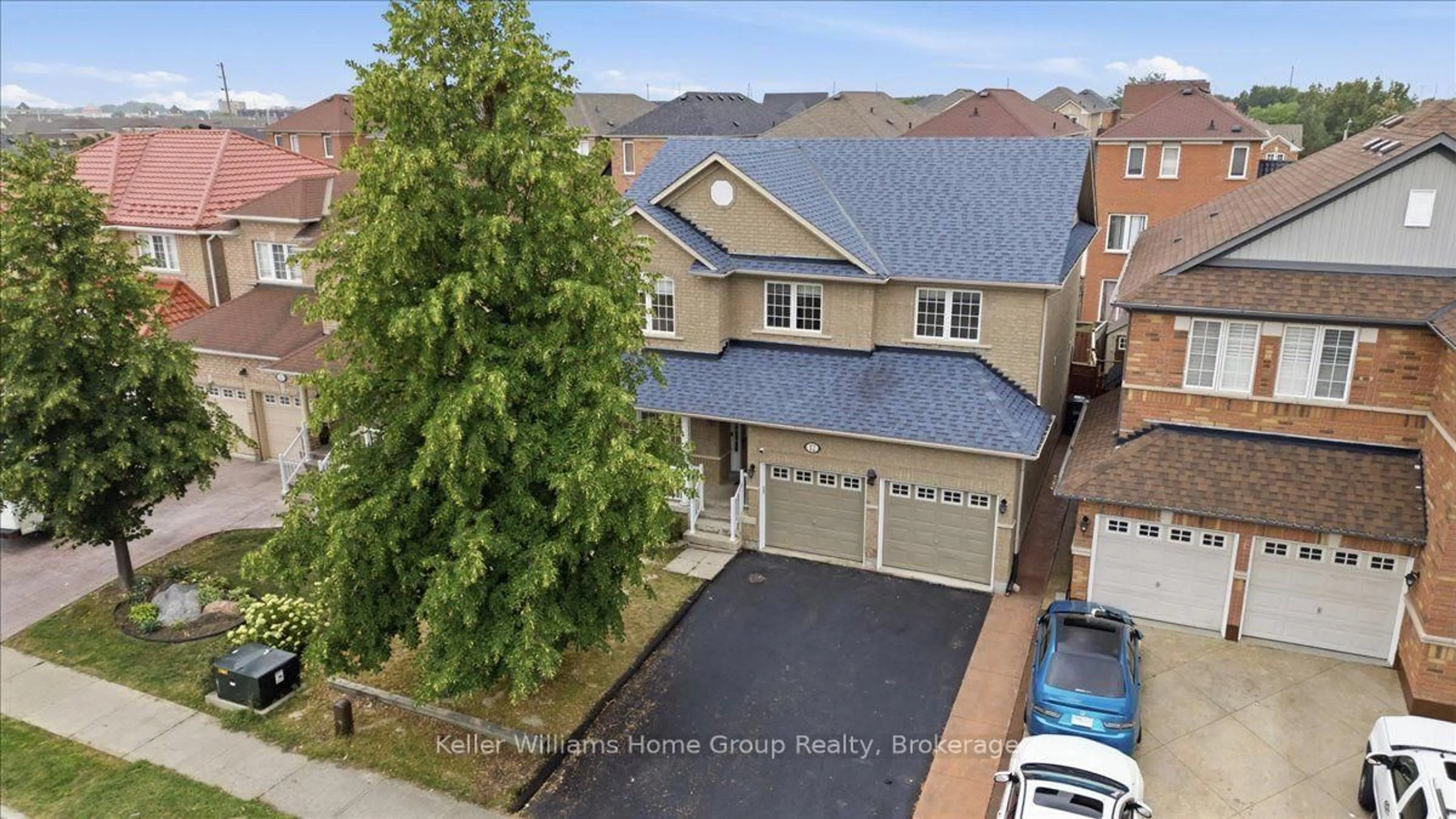 A pic from outside/outdoor area/front of a property/back of a property/a pic from drone, street for 12 Thorndale Rd, Brampton Ontario L6P 1H3