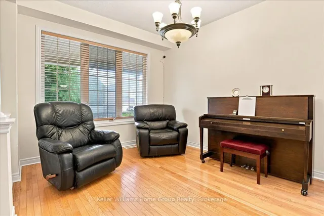 12 Thorndale Rd, Brampton 4