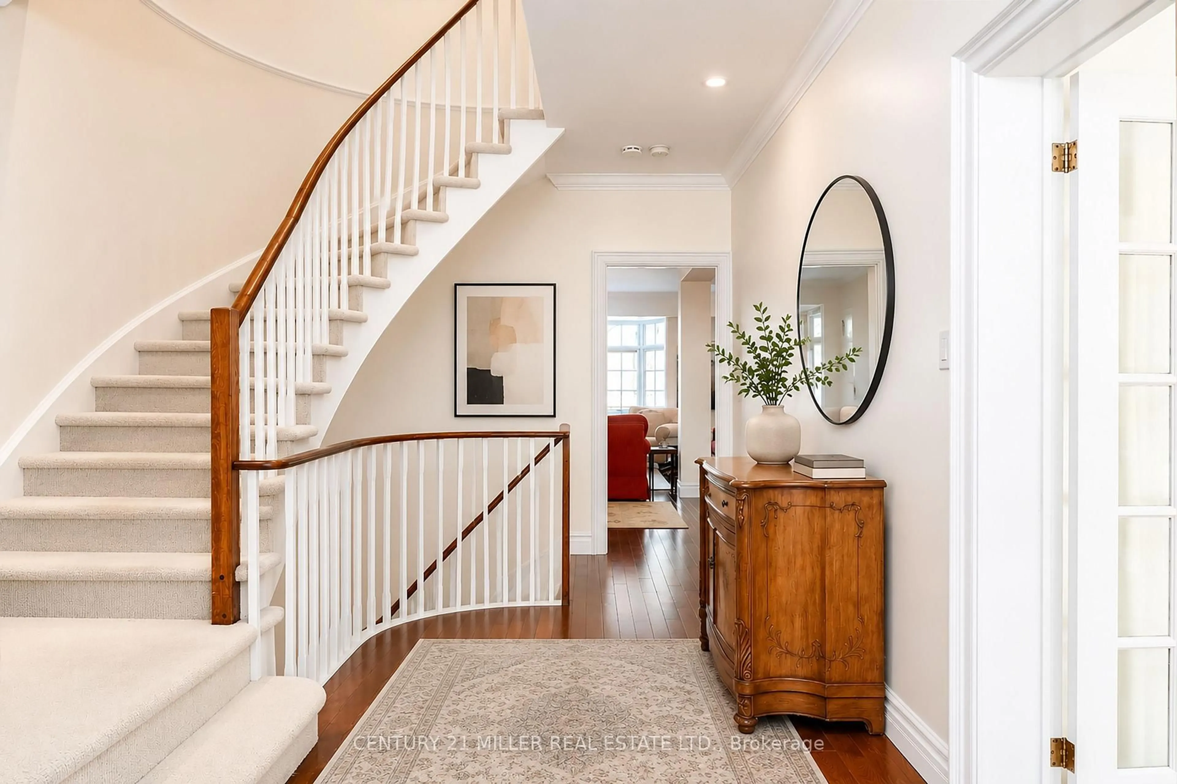 Indoor entryway for 23 Chisholm St, Oakville Ontario L6K 3W2