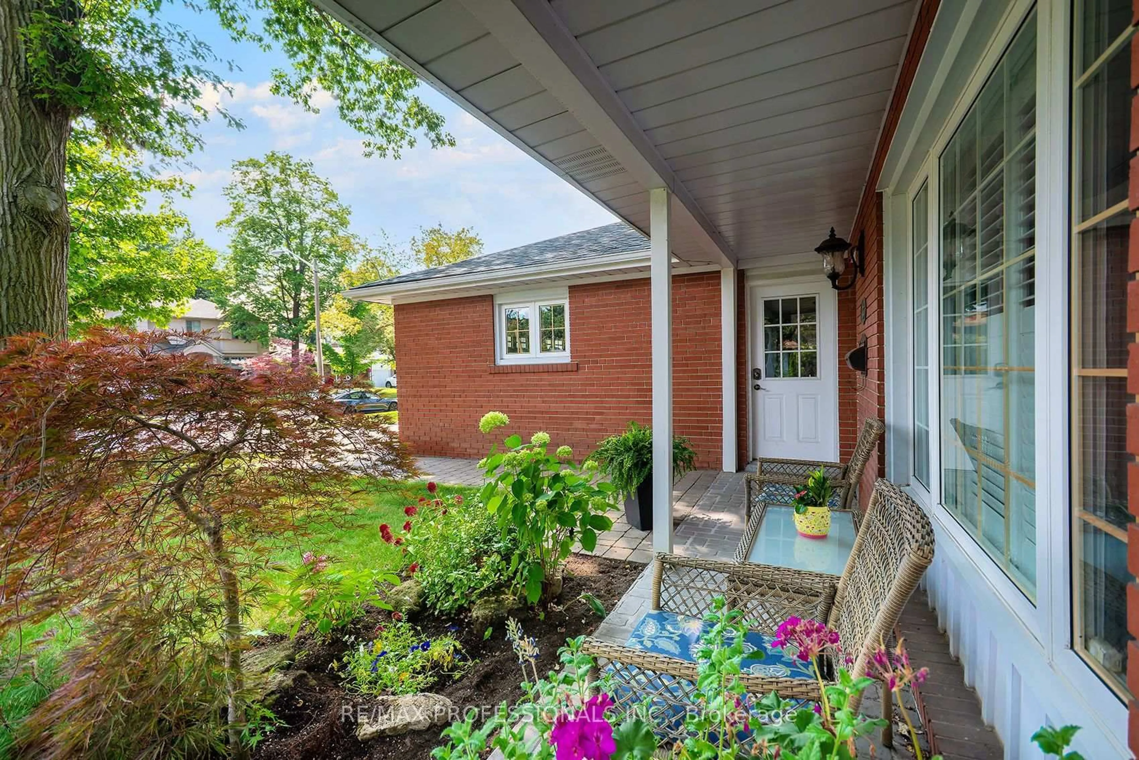 Patio, street for 38 Boxwood Rd, Toronto Ontario M9C 2W5