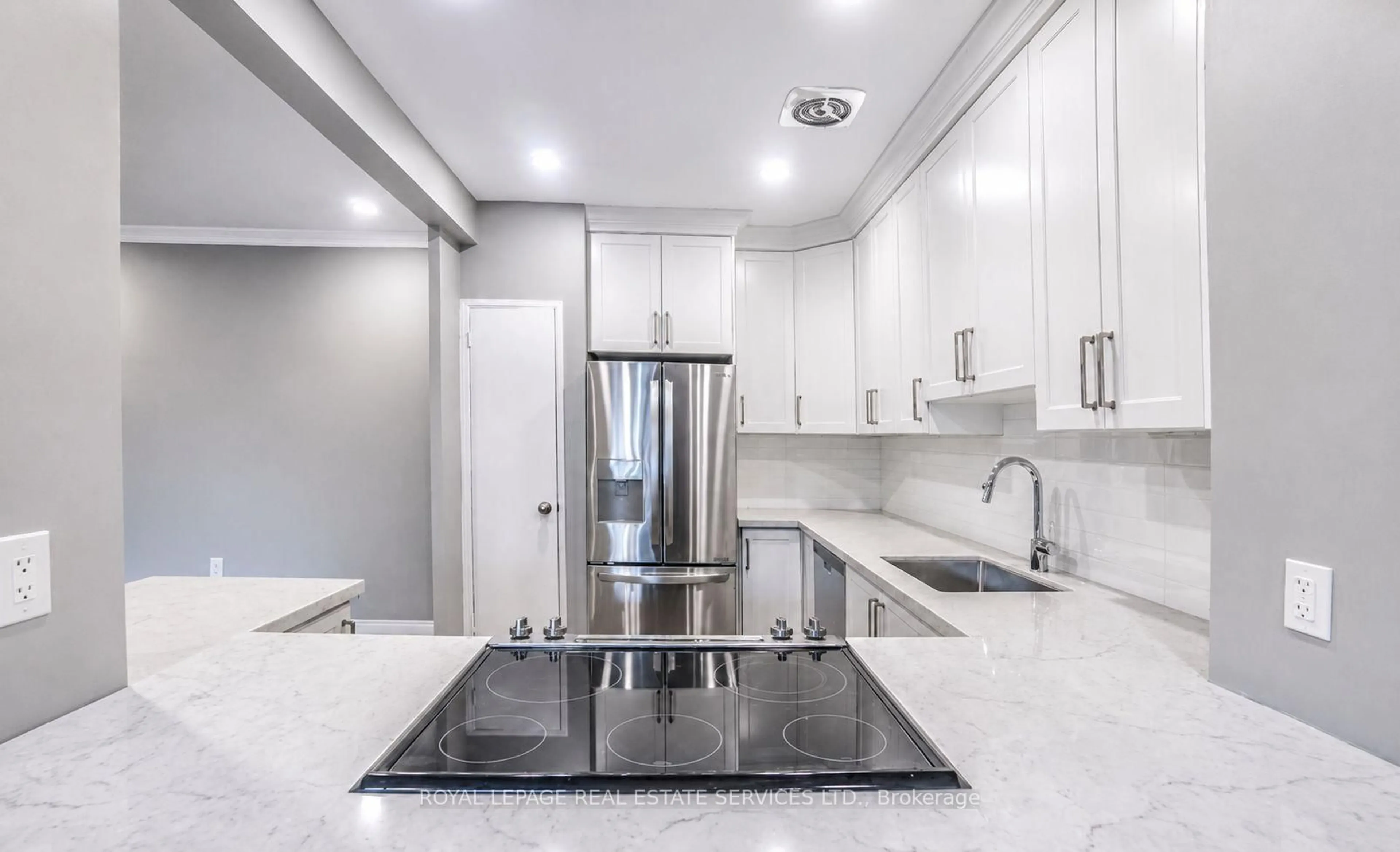 Unknown for 15 Elizabeth St #203, Mississauga Ontario L5G 2Z3