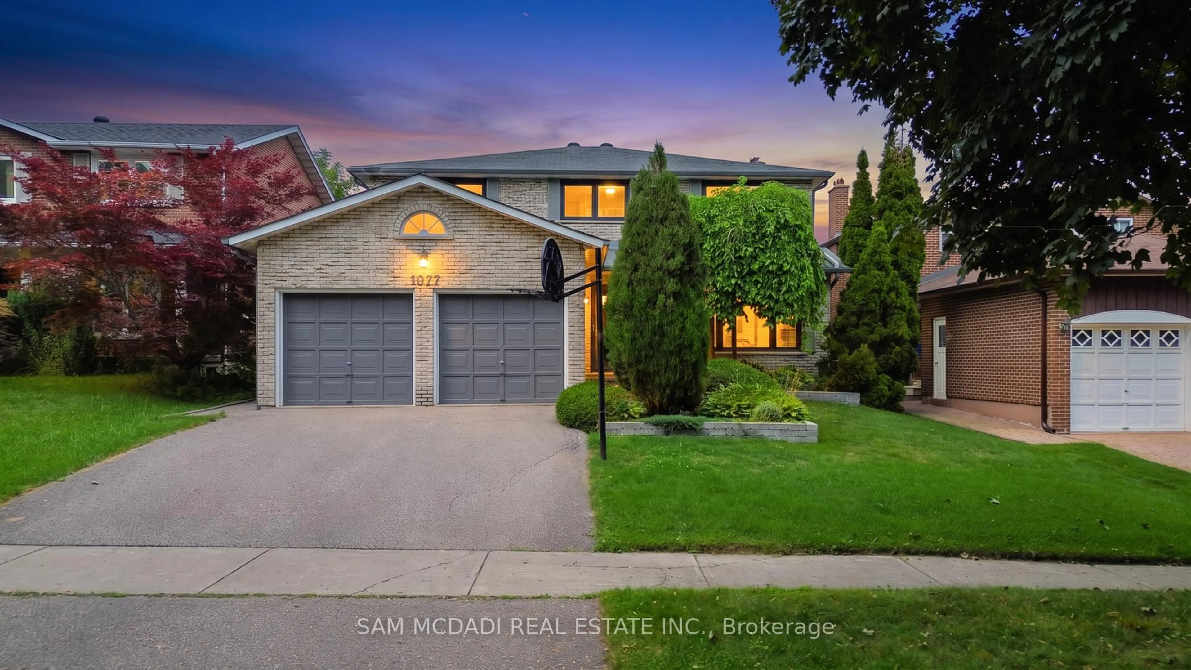 Home with brick exterior material, street for 1077 Saginaw Cres, Mississauga Ontario L5H 3W4