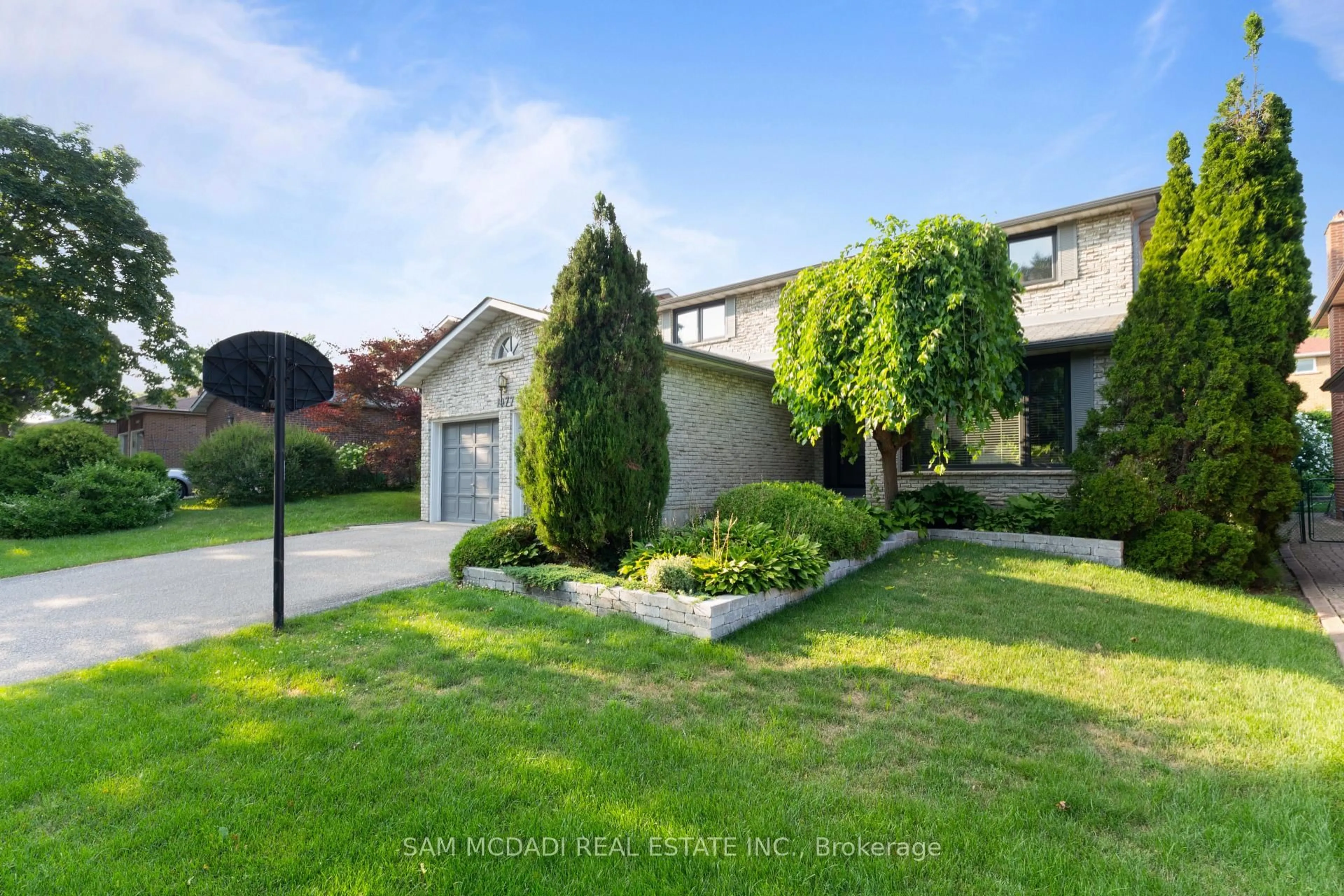 Unknown for 1077 Saginaw Cres, Mississauga Ontario L5H 3W4