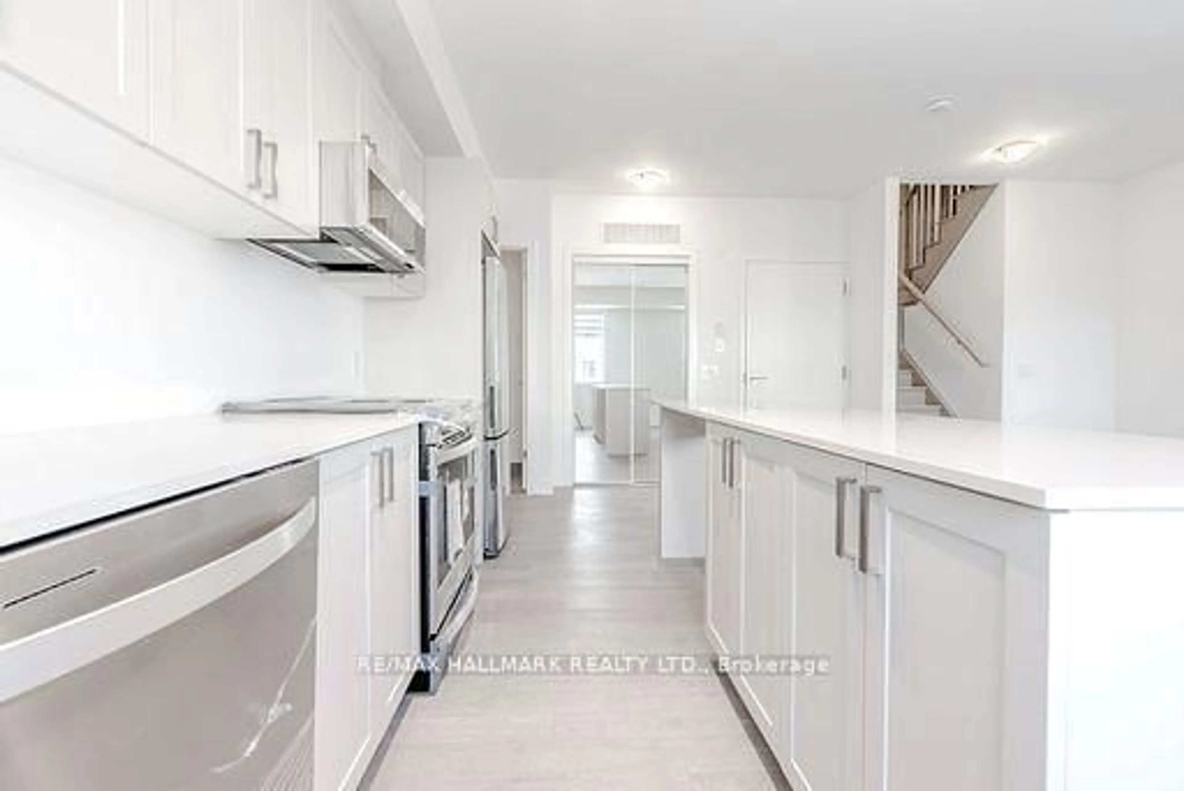Unknown for 1085 Douglas Mccurdy Common #216, Mississauga Ontario L5G 4B1