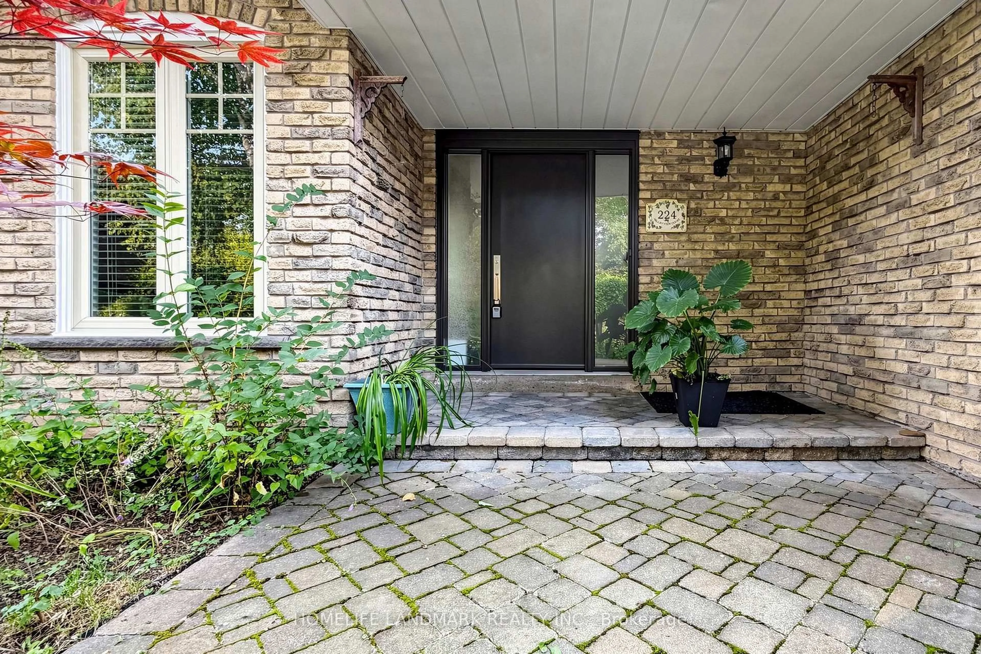 Unknown for 224 Valleyview Crt, Oakville Ontario L6L 5H8