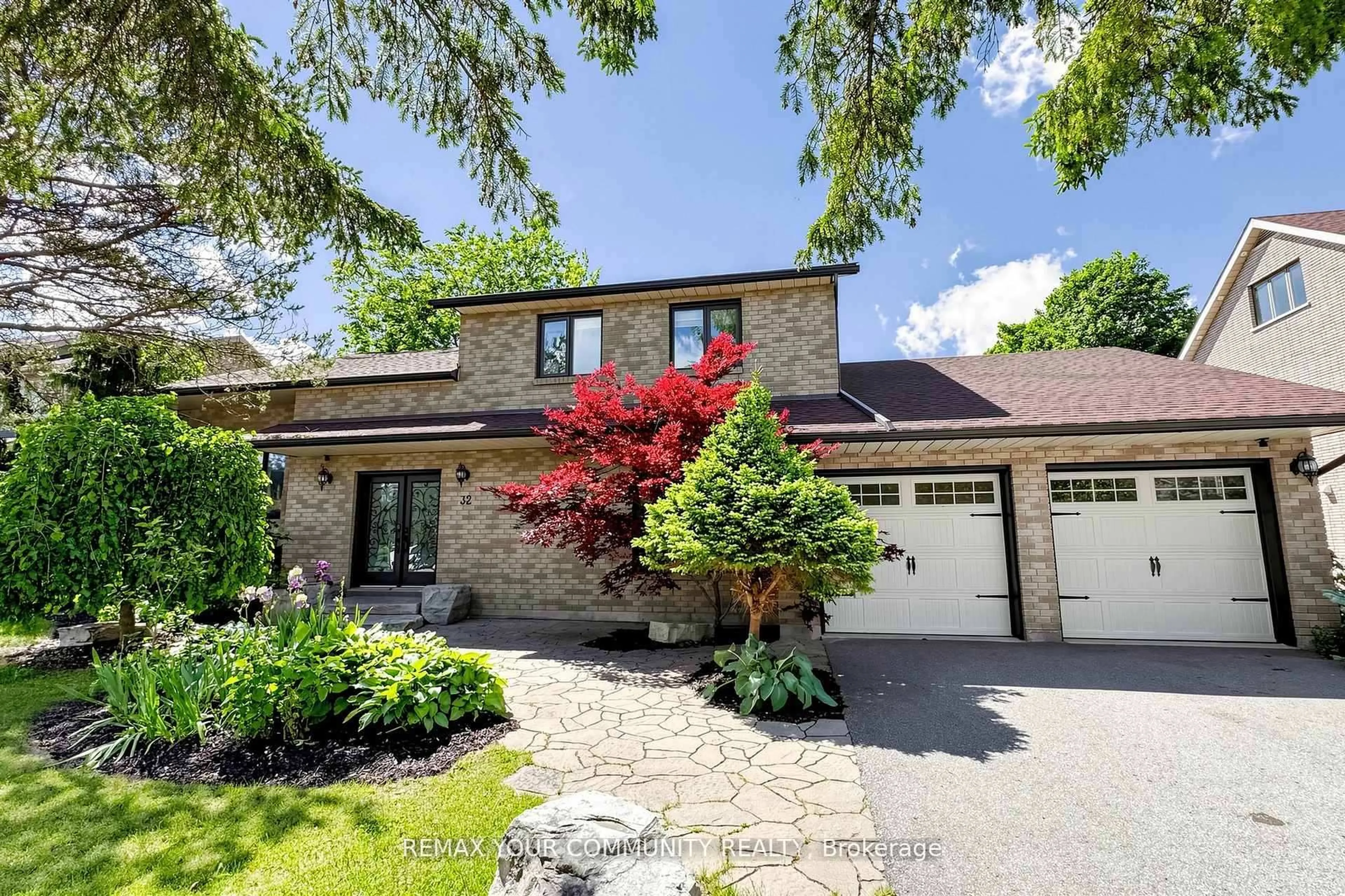 Home with brick exterior material, street for 32 Brawton Dr, Caledon Ontario L7E 0E1