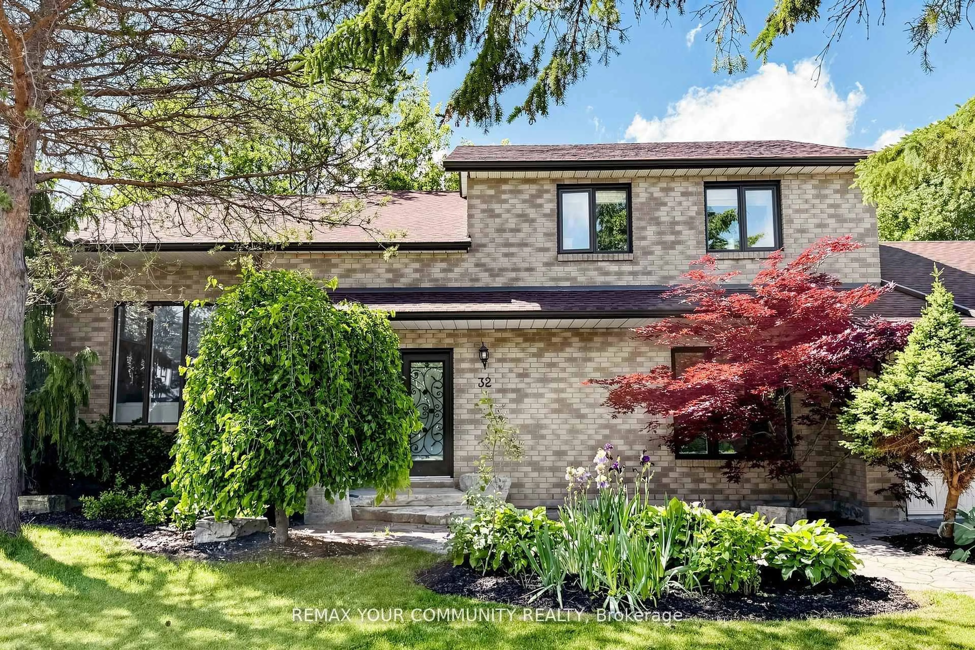 Home with brick exterior material, street for 32 Brawton Dr, Caledon Ontario L7E 0E1