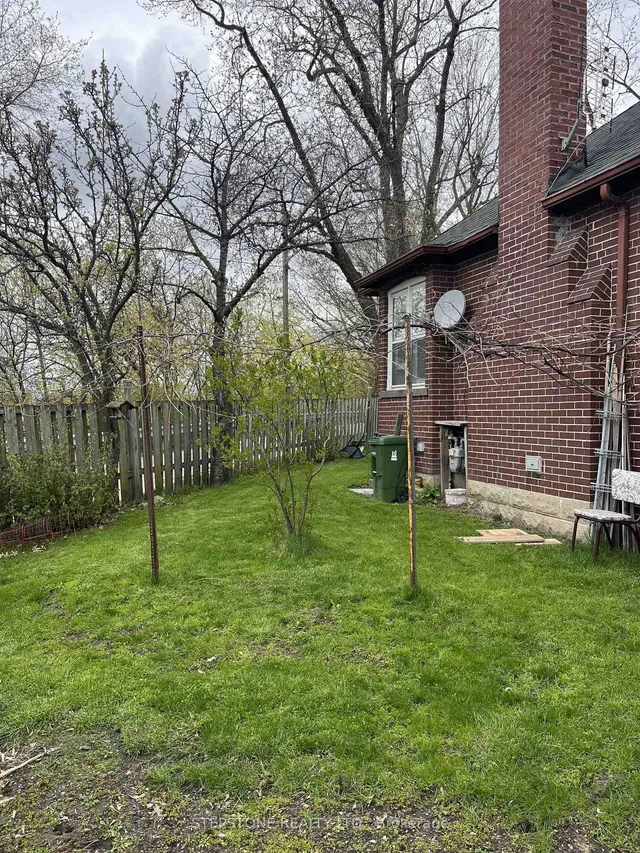 40 Glenvalley Dr, Toronto 3