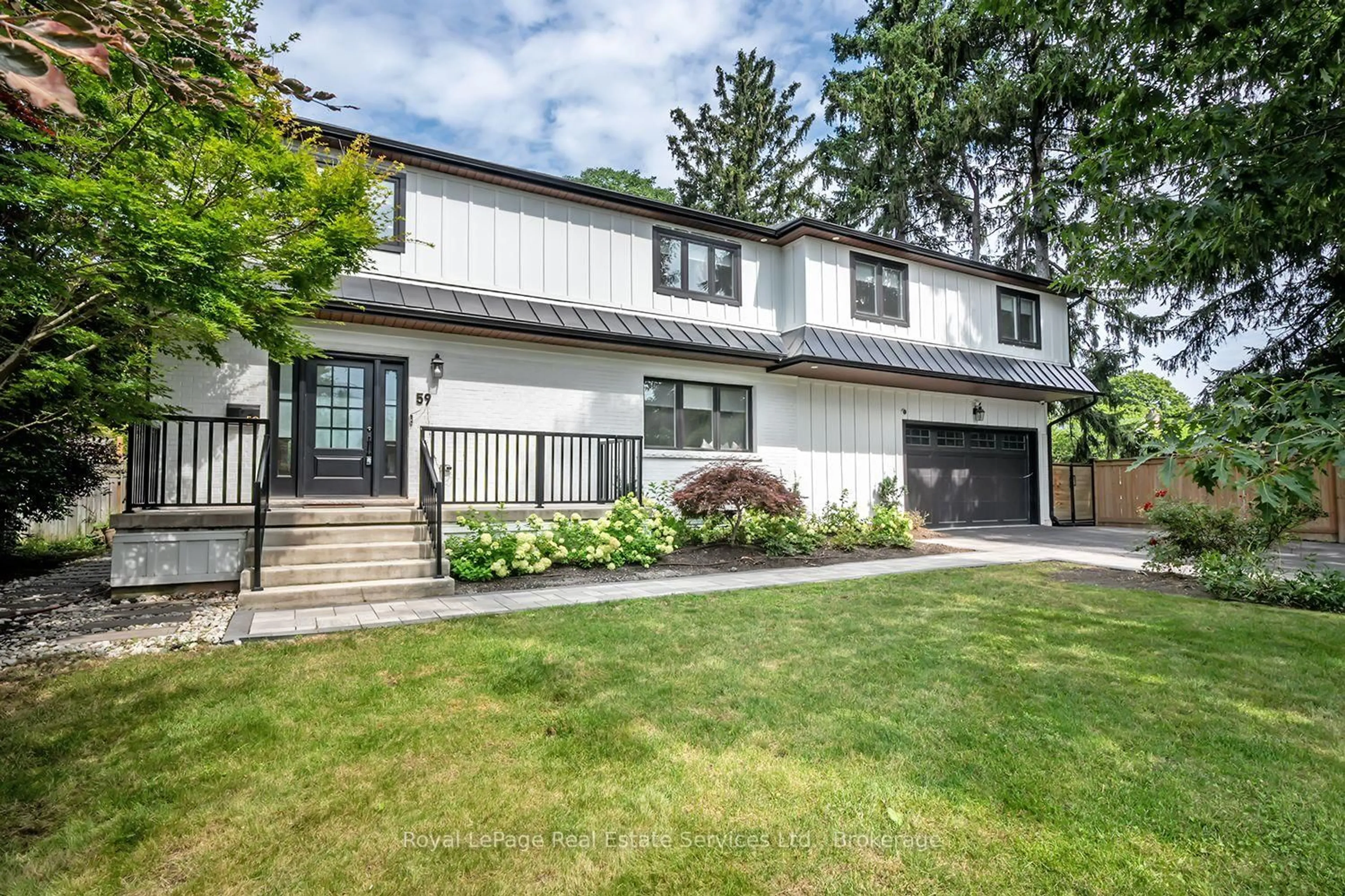 Home with vinyl exterior material, street for 59 Fairwood Pl, Burlington Ontario L7T 2B7