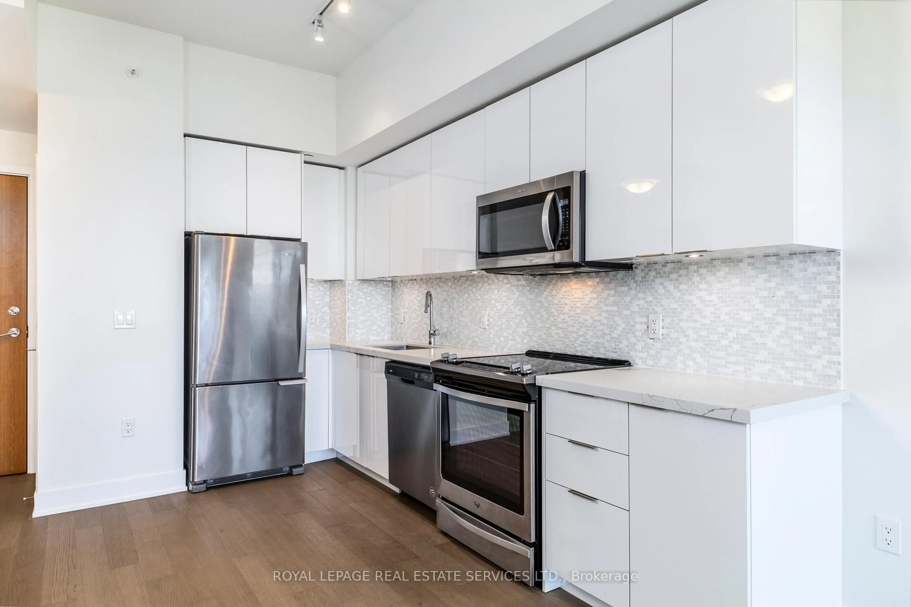 Standard kitchen, ceramic/tile floor for 30 Shore Breeze Dr #2019, Toronto Ontario M8V 0J1