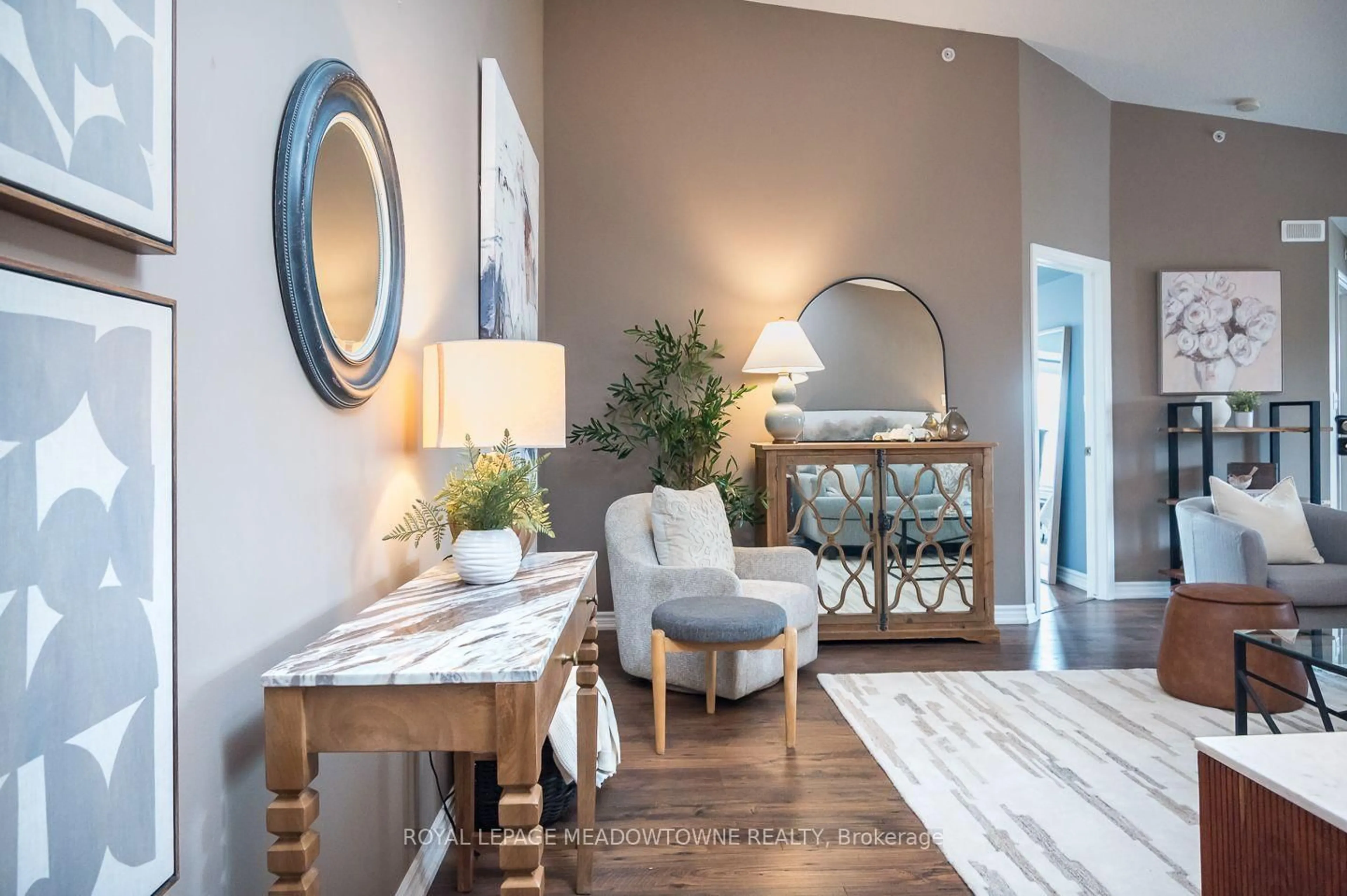 Indoor entryway for 1483 Maple Ave #401, Milton Ontario L9T 0B6