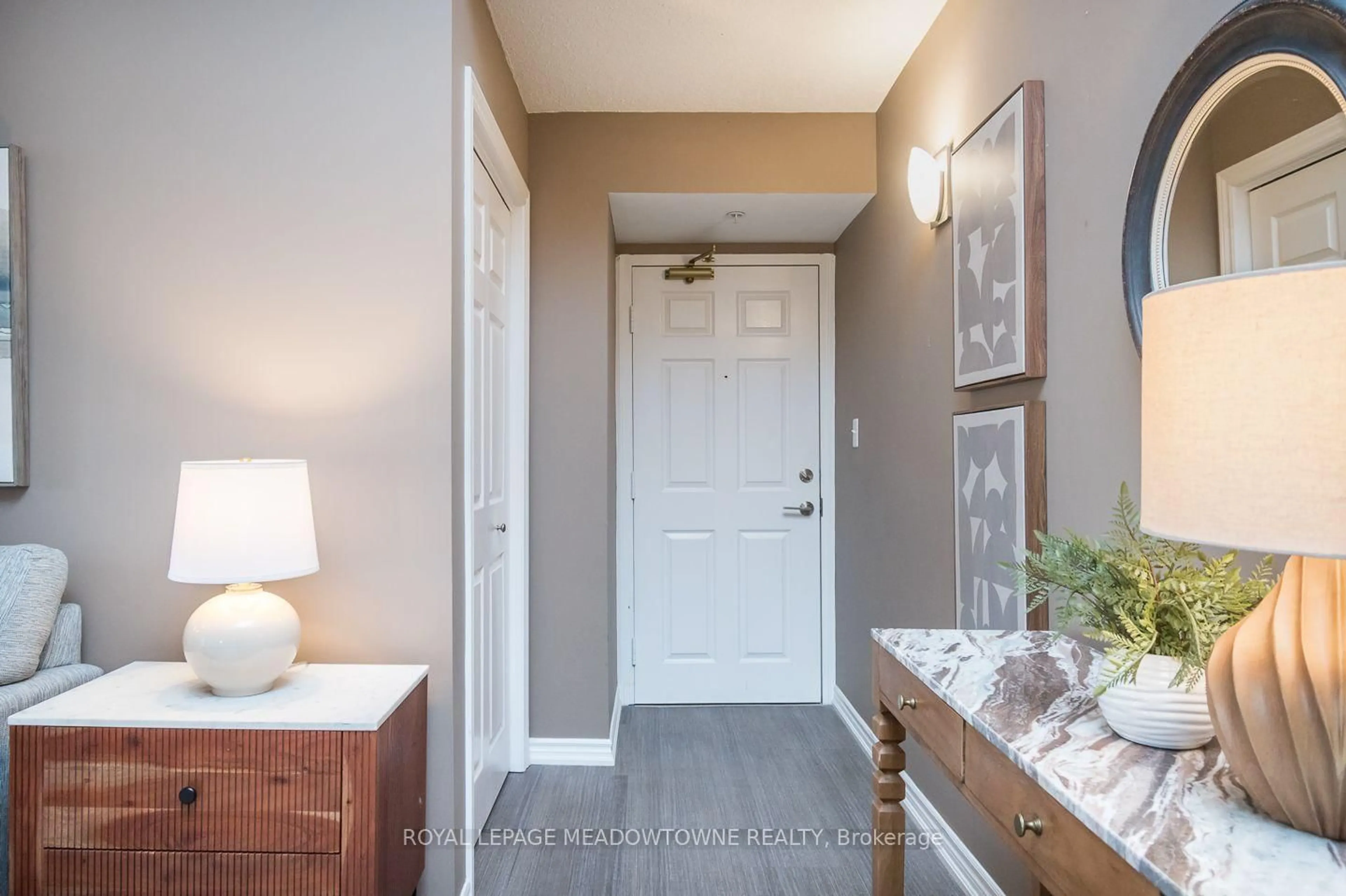 Indoor entryway for 1483 Maple Ave #401, Milton Ontario L9T 0B6