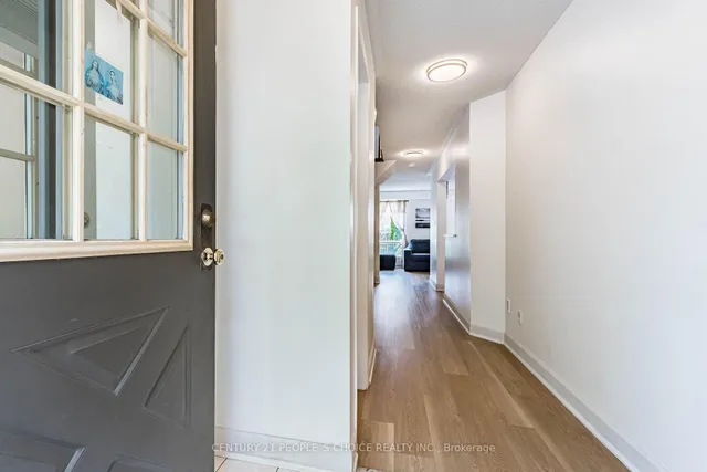 30 Brisbane Crt, Brampton 5