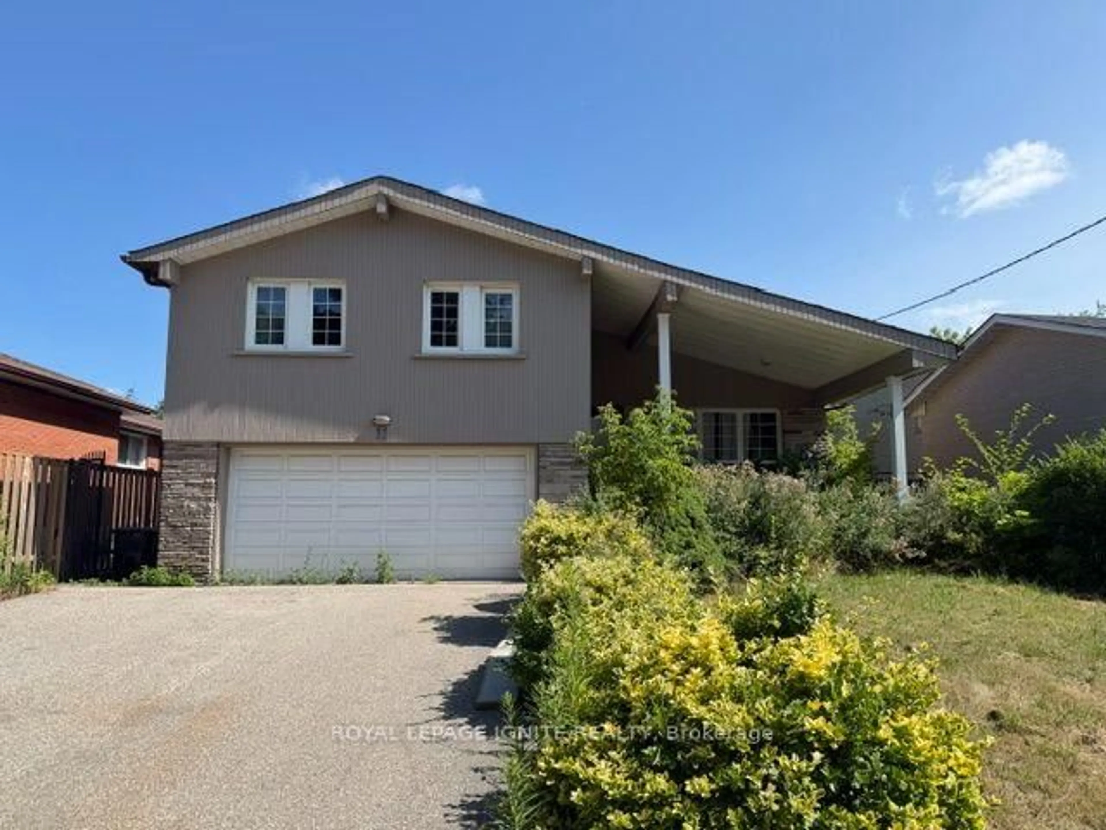 A pic from outside/outdoor area/front of a property/back of a property/a pic from drone, street for 11 Fulwell Cres, Toronto Ontario M3J 1Y4