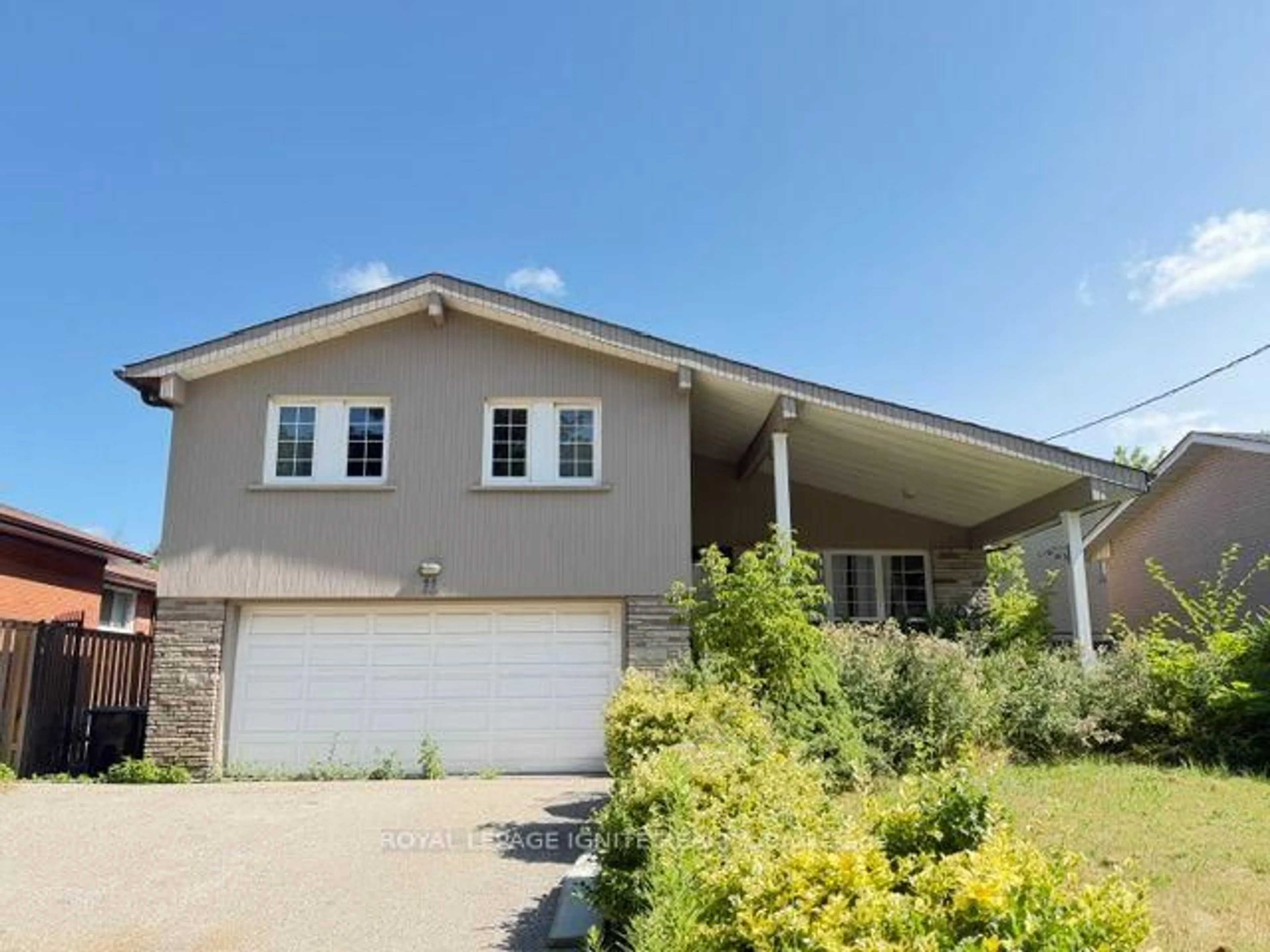 Home with vinyl exterior material, street for 11 Fulwell Cres, Toronto Ontario M3J 1Y4