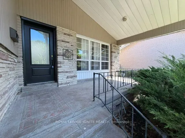 11 Fulwell Cres, Toronto 5