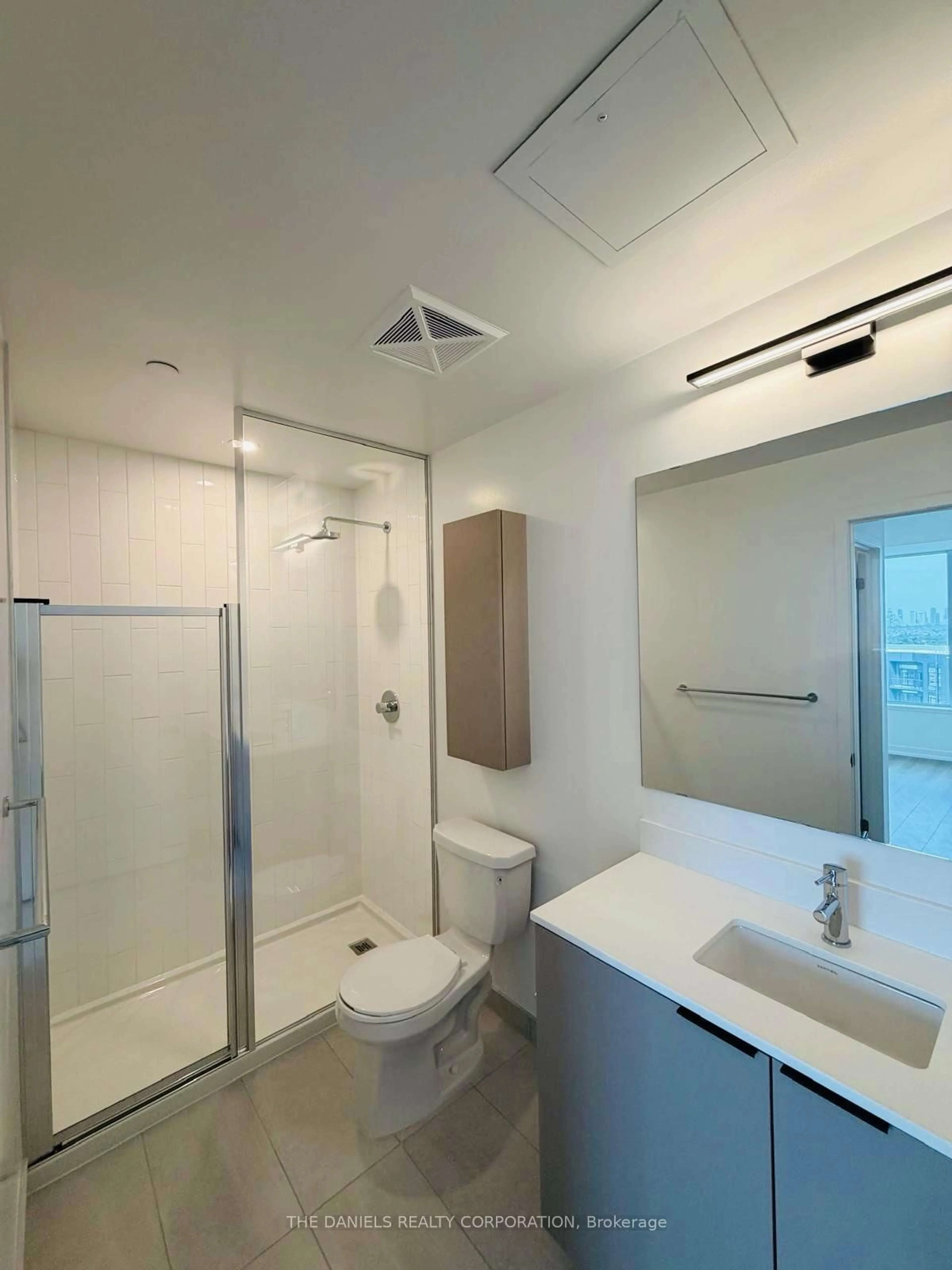 Standard bathroom, unknown for 2485 Eglinton Ave #1409, Mississauga Ontario L5M 2T1