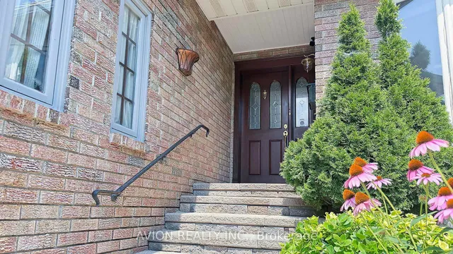 1413 Harmsworth Sq, Oakville 2