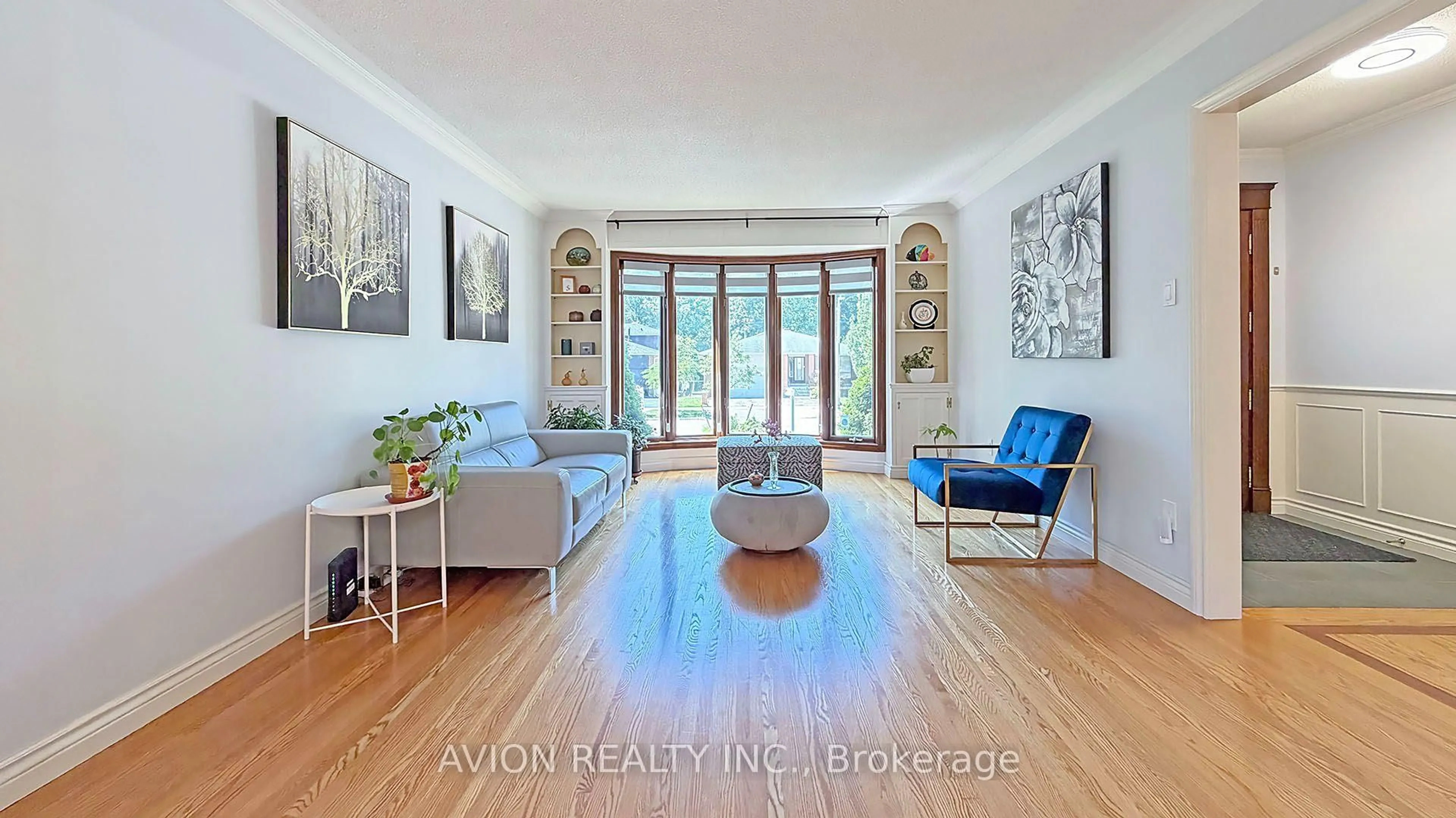Living room with furniture, unknown for 1413 Harmsworth Sq, Oakville Ontario L6H 3E7