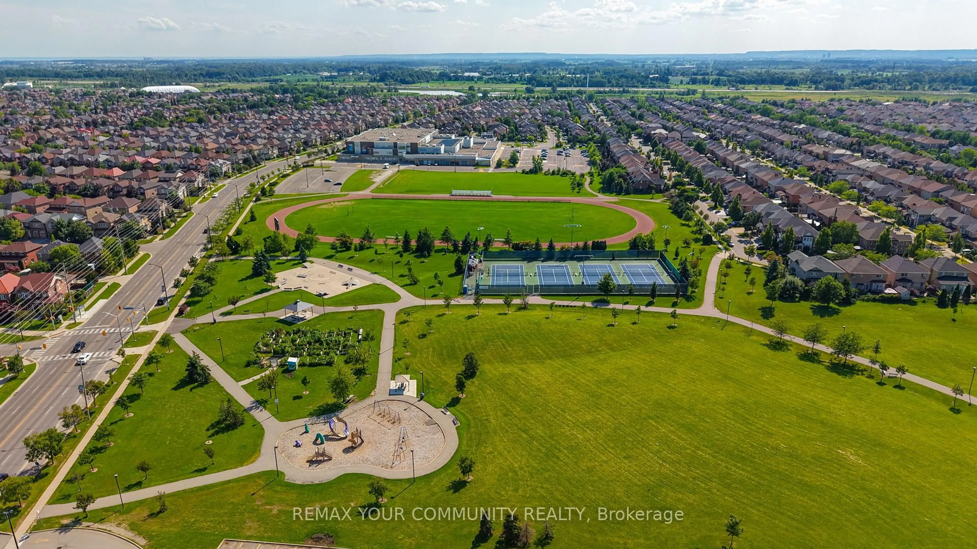 A pic from outside/outdoor area/front of a property/back of a property/a pic from drone, water/lake/river/ocean view for 5578 Waterwind Cres, Mississauga Ontario L5M 0G2