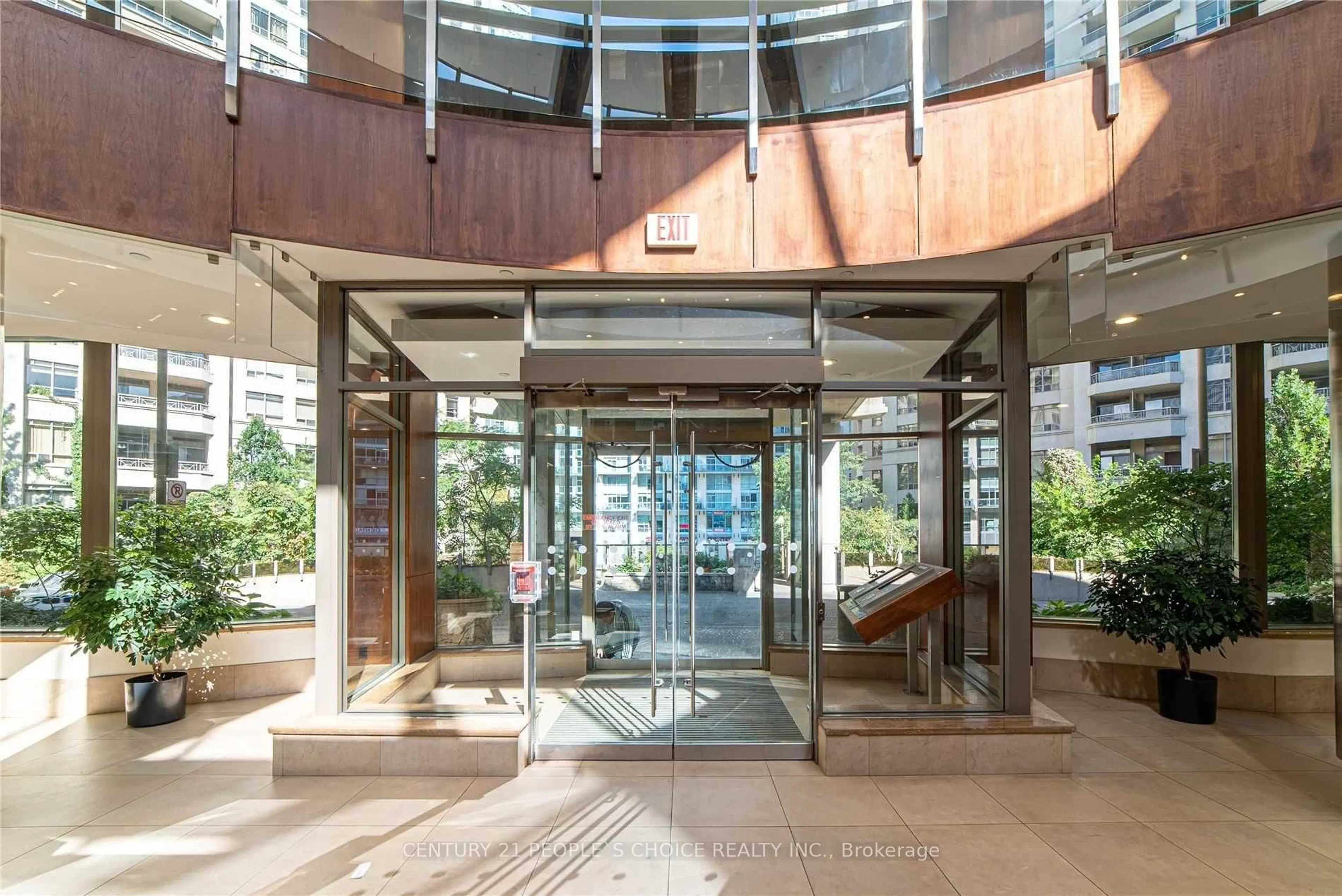 Indoor foyer for 3880 Duke Of York Blvd #1806, Mississauga Ontario L5B 4M7