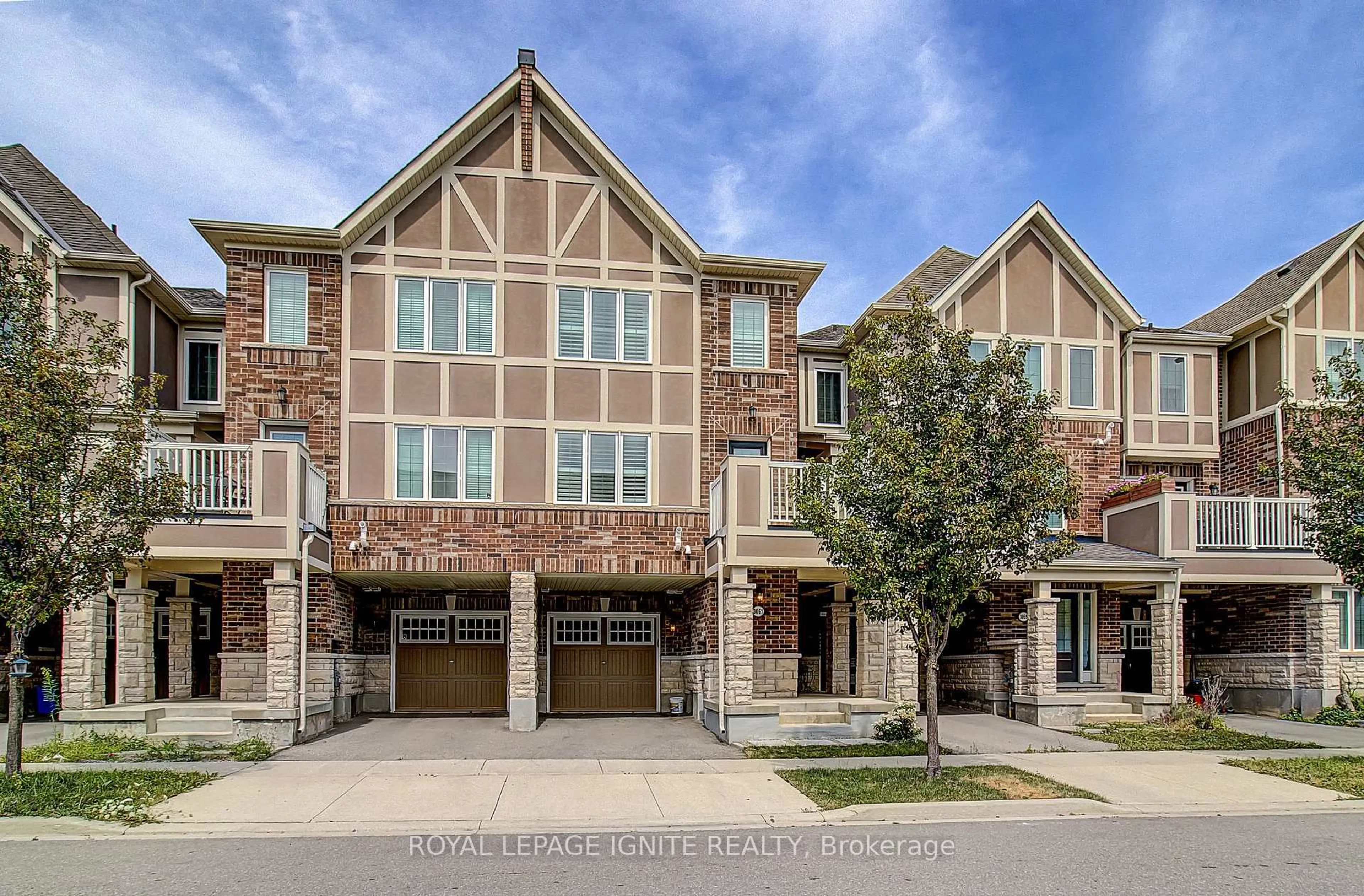 Home with brick exterior material, street for 3061 Harebell Gate, Oakville Ontario L6M 0Y9