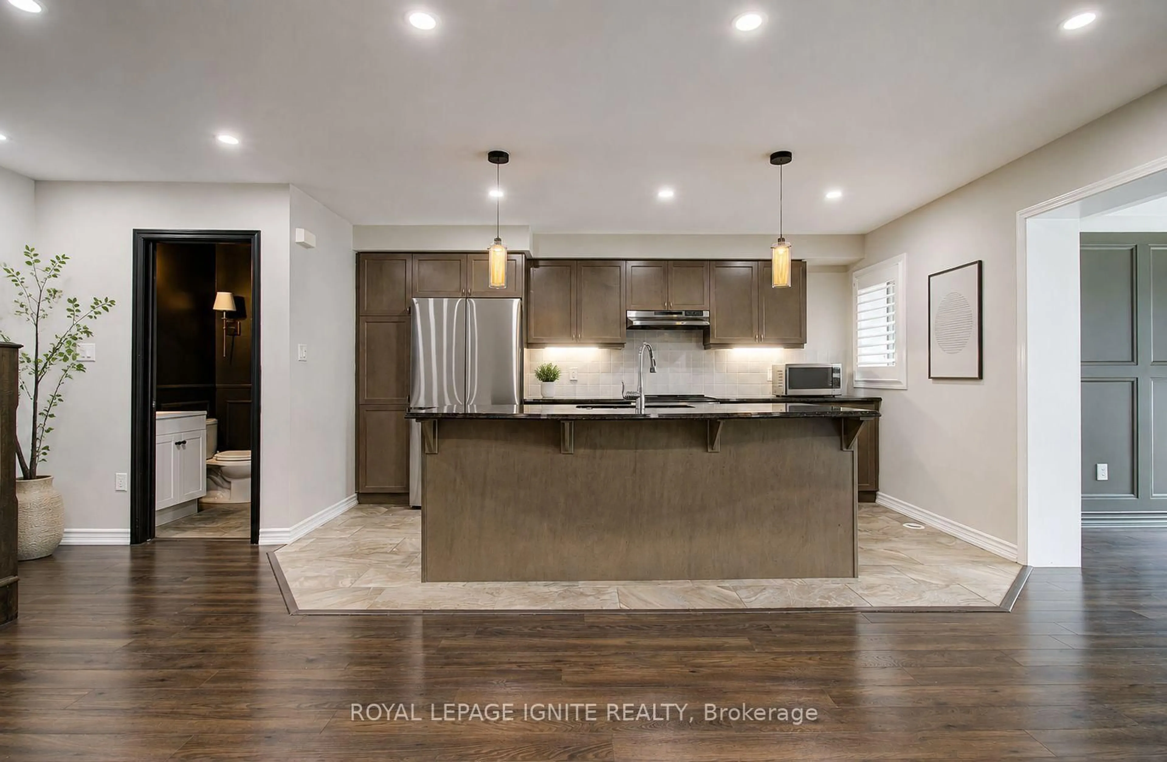 Open concept kitchen, unknown for 3061 Harebell Gate, Oakville Ontario L6M 0Y9