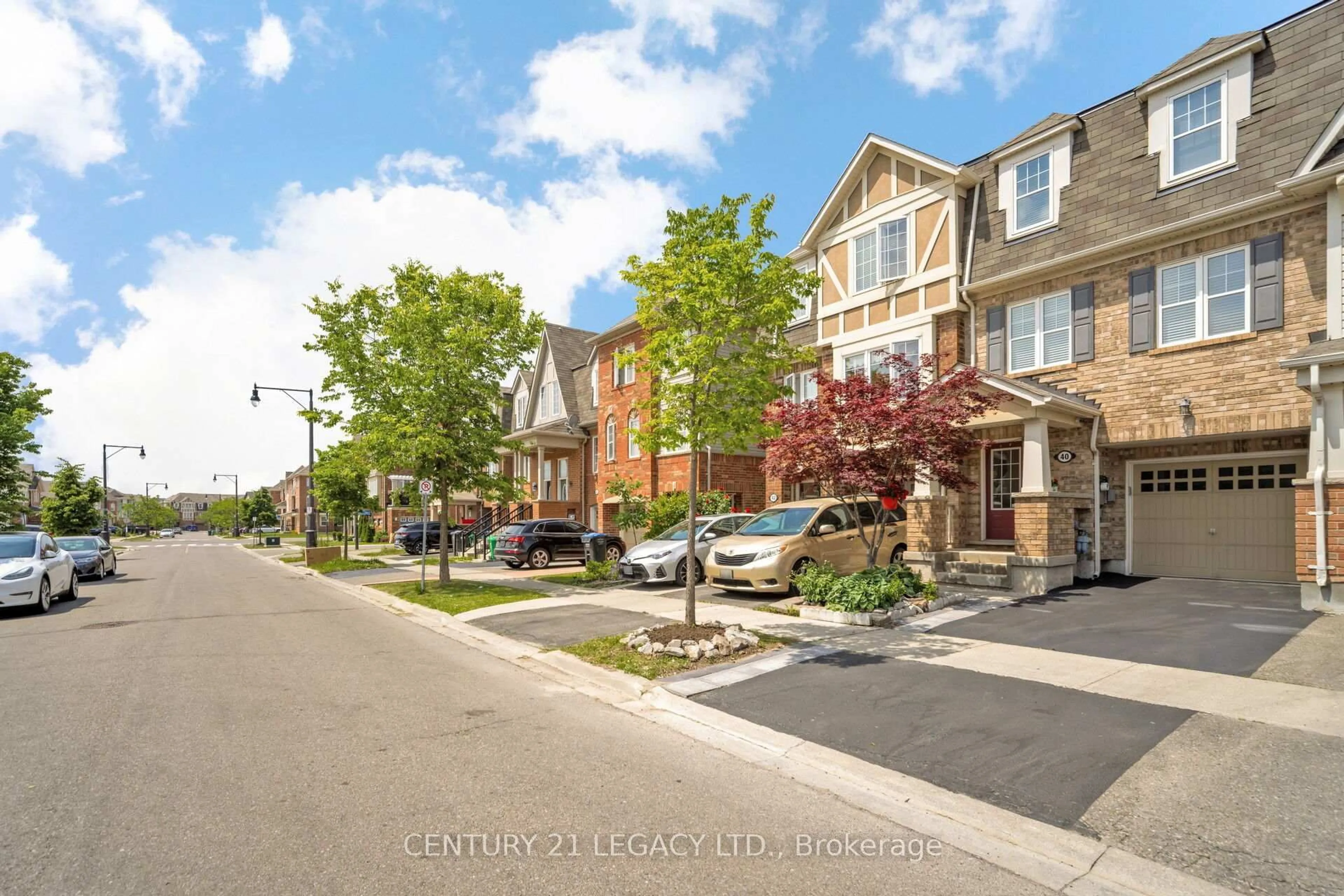 A pic from outside/outdoor area/front of a property/back of a property/a pic from drone, street for 40 Donomore Dr, Brampton Ontario L7A 0S7
