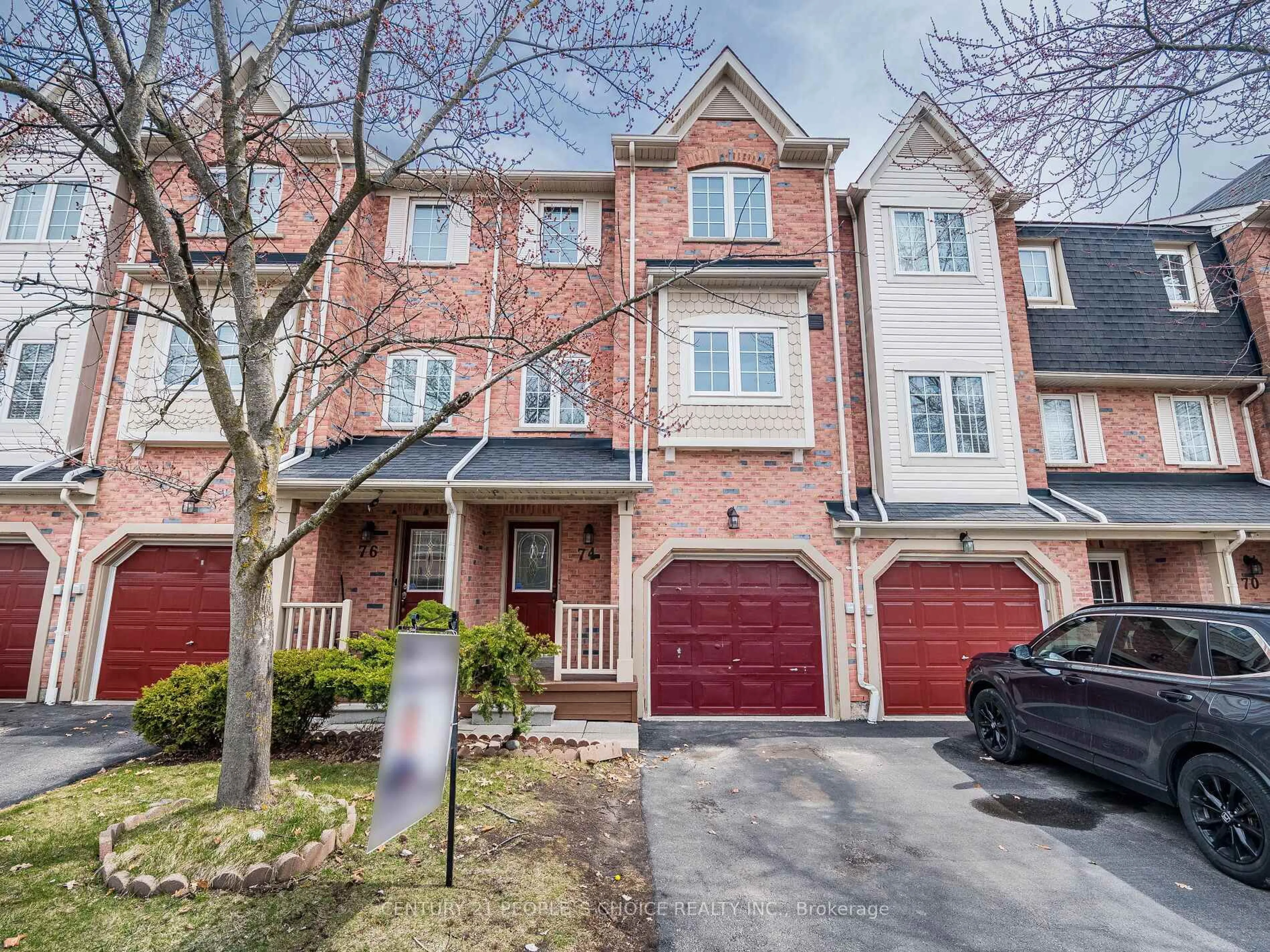 A pic from outside/outdoor area/front of a property/back of a property/a pic from drone, street for 7190 Atwood Lane #74, Mississauga Ontario L5N 7Y6